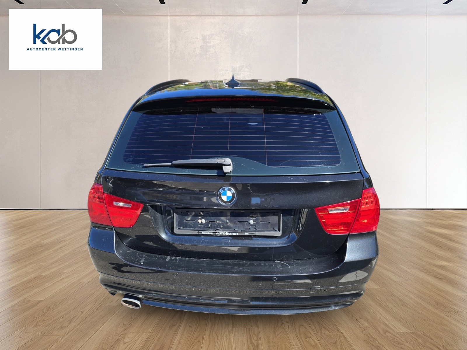 BMW 320d xDrive Touring Steptronic-image-4