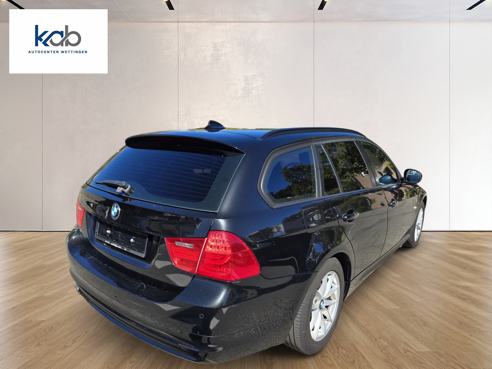 BMW 320d xDrive Touring Steptronic-image-5