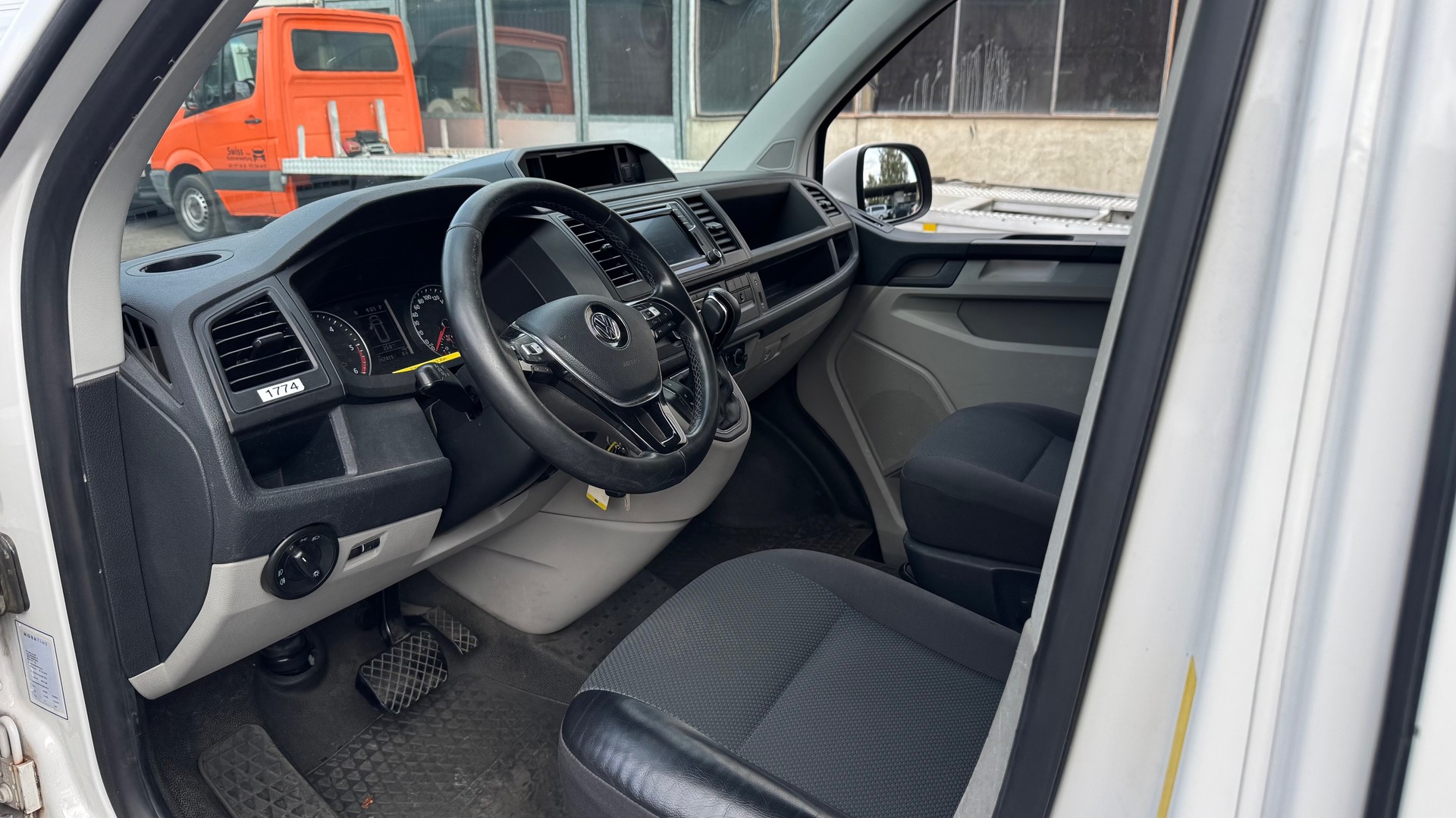 VW T6 2.0 Bi-TDI 4Motion DSG-image-10