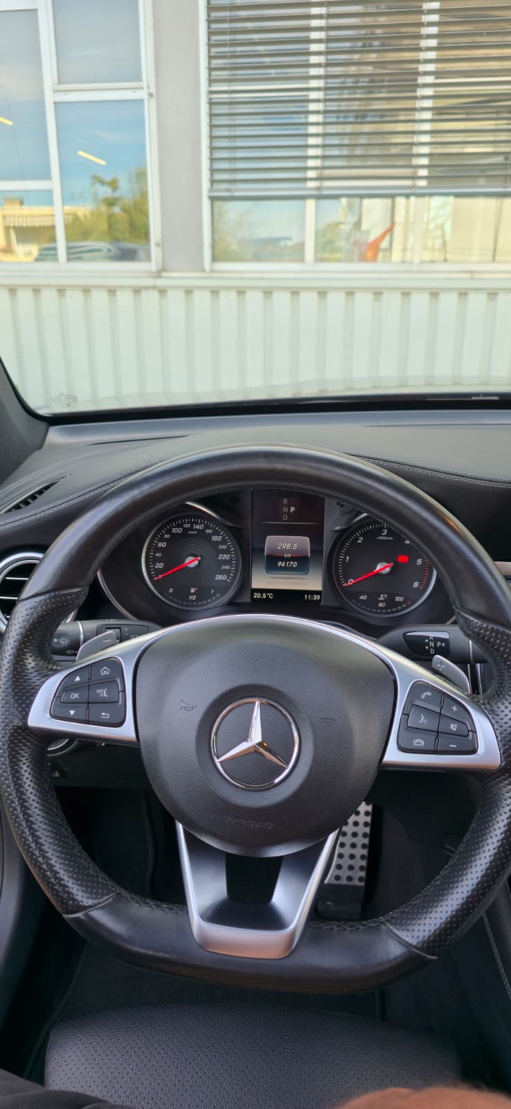 MERCEDES-BENZ GLC 250 d AMG Line 4m-image-4