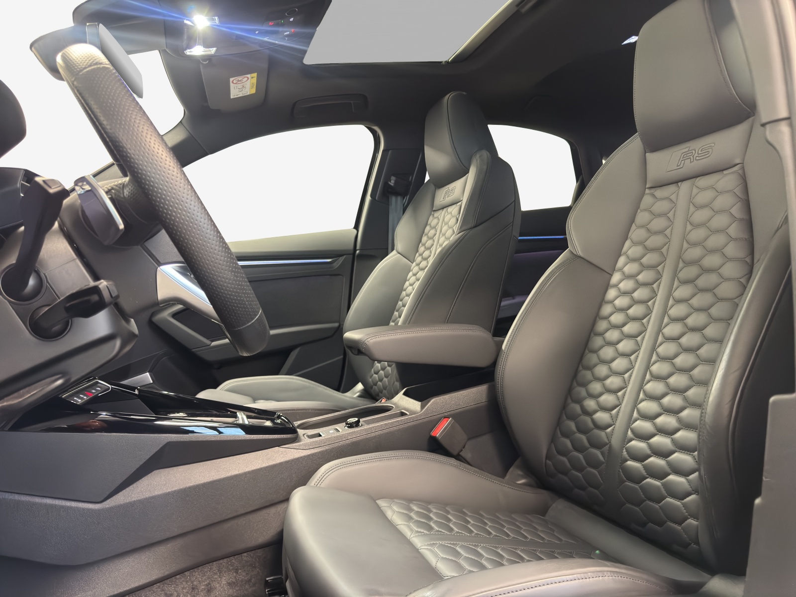 AUDI RS3 Limousine 2.5 TSI quattro S-tronic-image-7