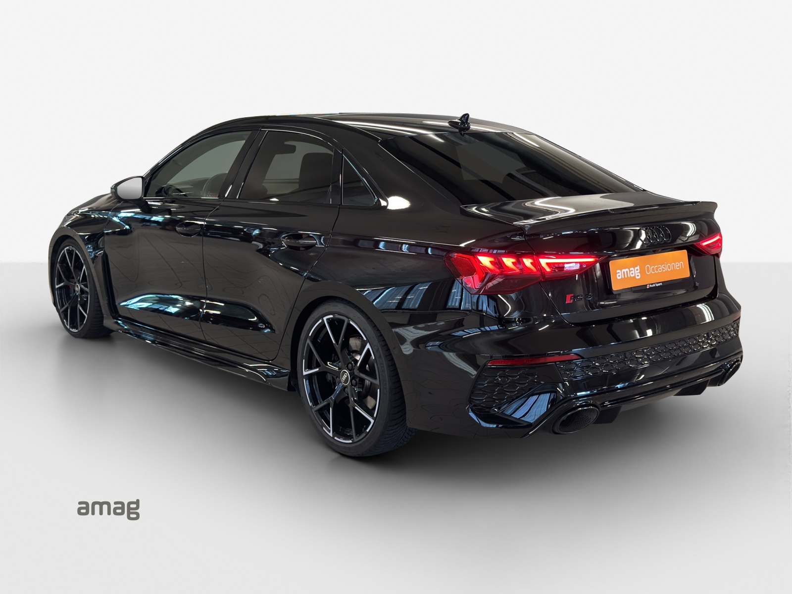 AUDI RS3 Limousine 2.5 TSI quattro S-tronic-image-2