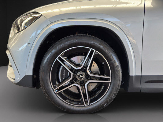 MERCEDES-BENZ GLA 250 4Matic Swiss Star-image-6
