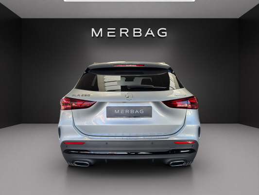 MERCEDES-BENZ GLA 250 4Matic Swiss Star-image-4