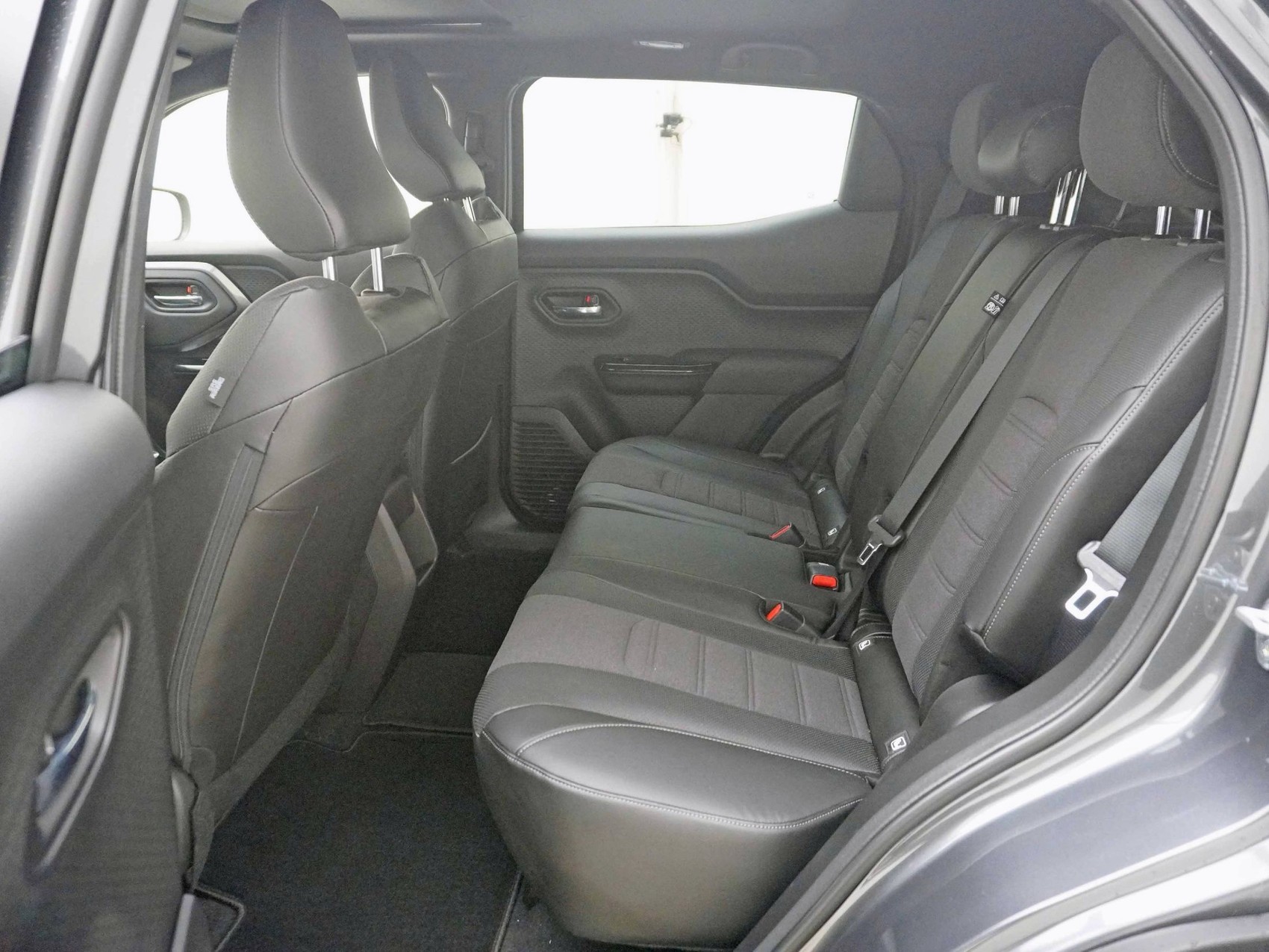 SUZUKI e Vitara Compact Top 4x4-image-17