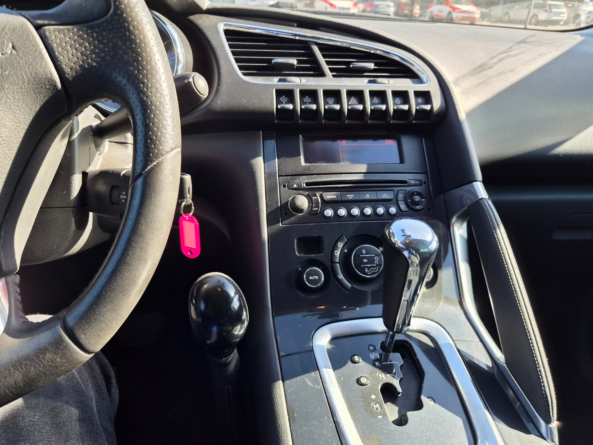 PEUGEOT 3008 1.6 16V T Platinum Tiptronic-image-8
