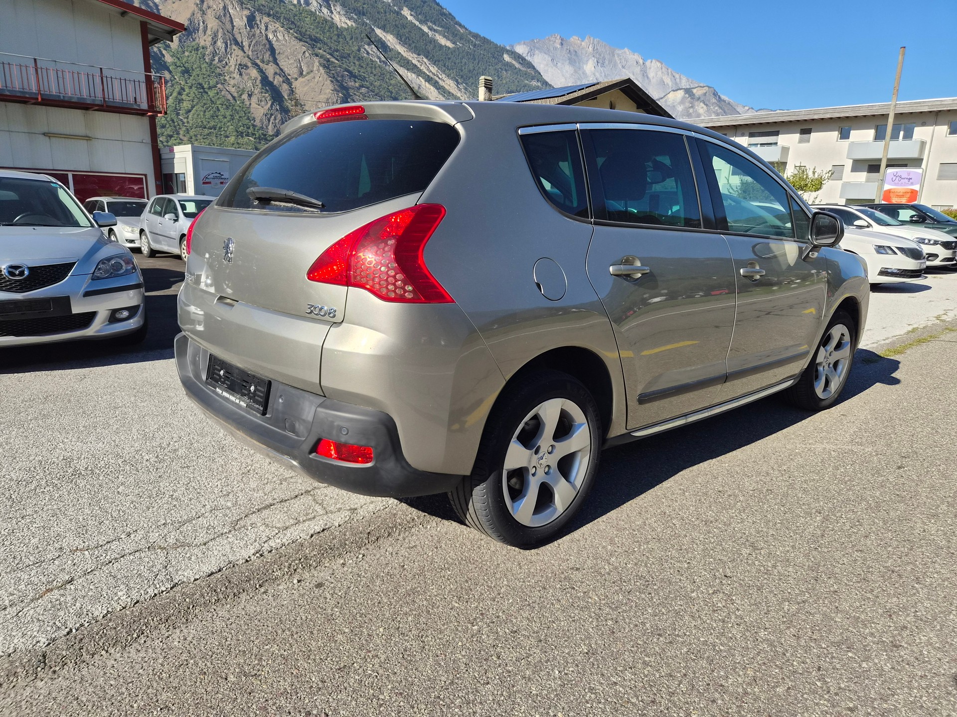 PEUGEOT 3008 1.6 16V T Platinum Tiptronic-image-2