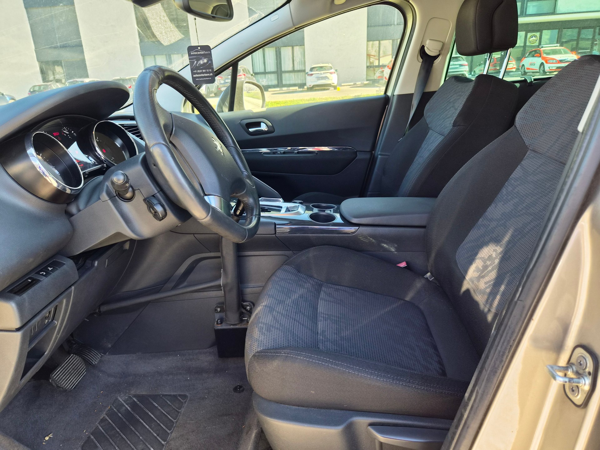 PEUGEOT 3008 1.6 16V T Platinum Tiptronic-image-6