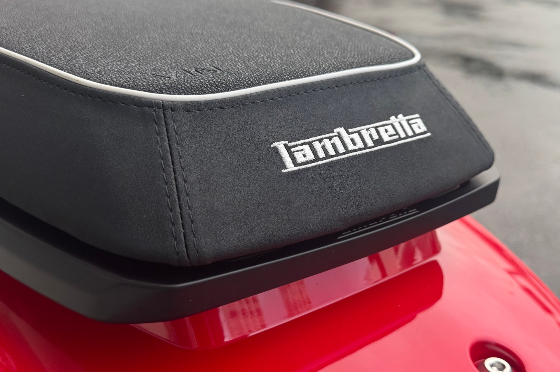LAMBRETTA J125 black trims & rims-image-13