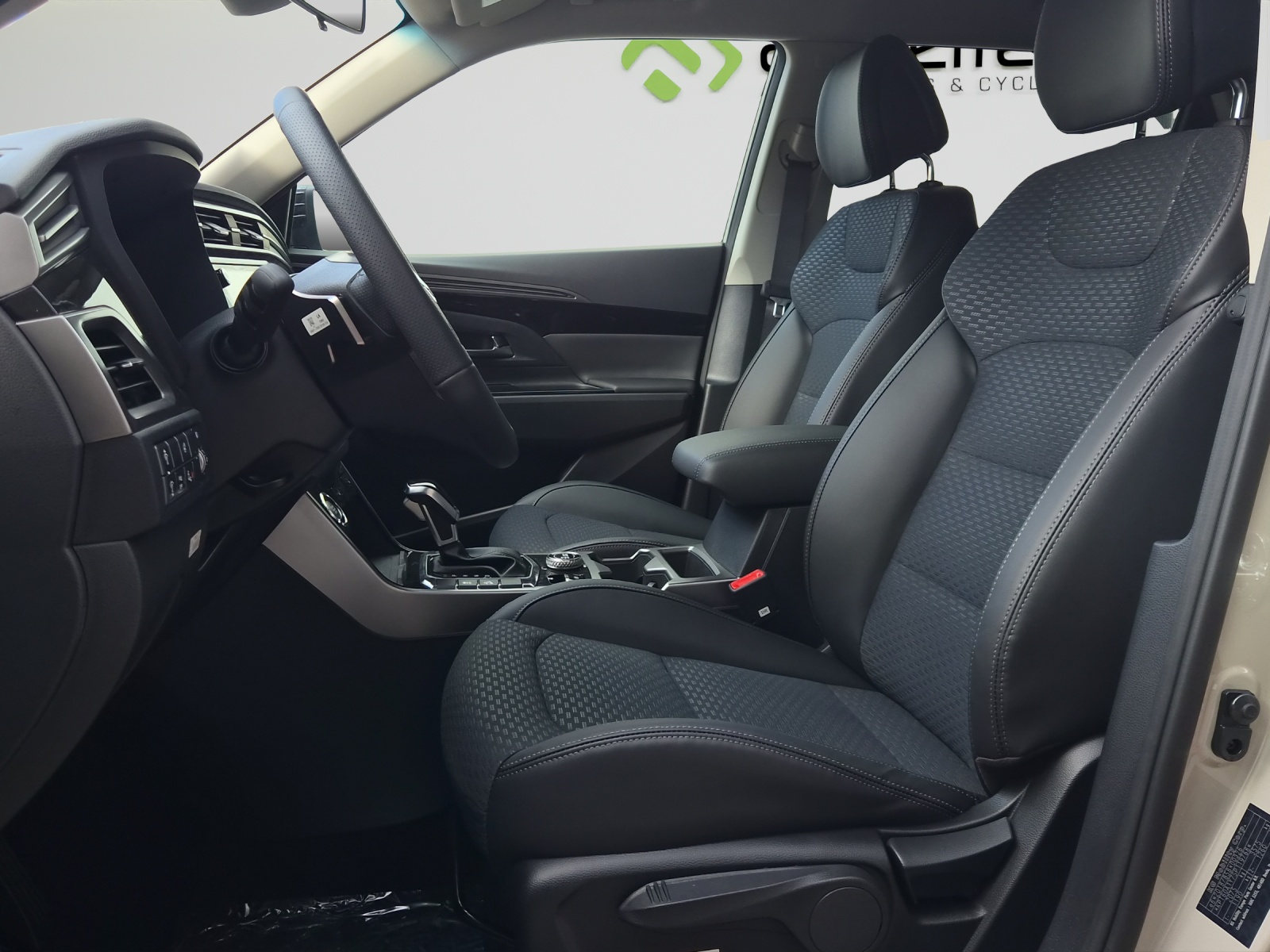 KGM-SsangYong Korando 1.5 T GDI Steel 4WD Automat-image-10