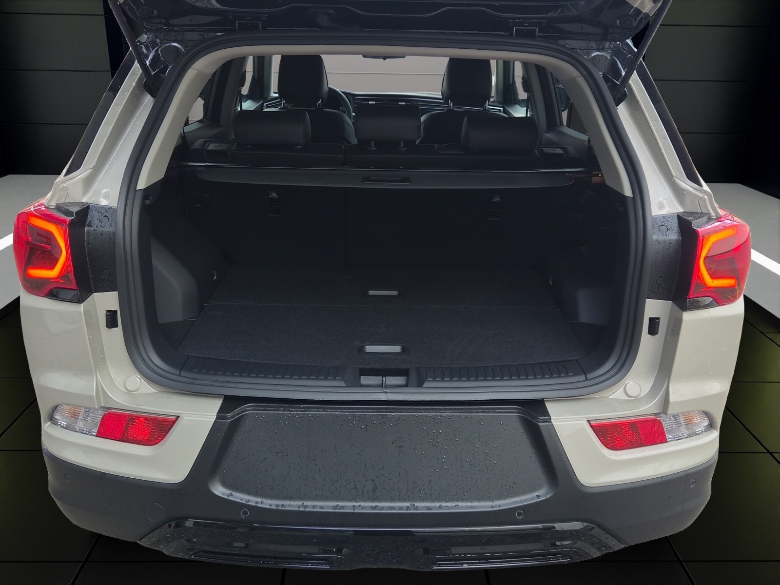 KGM-SsangYong Korando 1.5 T GDI Steel 4WD Automat-image-12