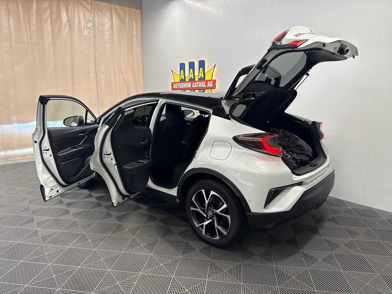 TOYOTA C-HR 1.2 Turbo Premium 4WD Multidrive S-image-11