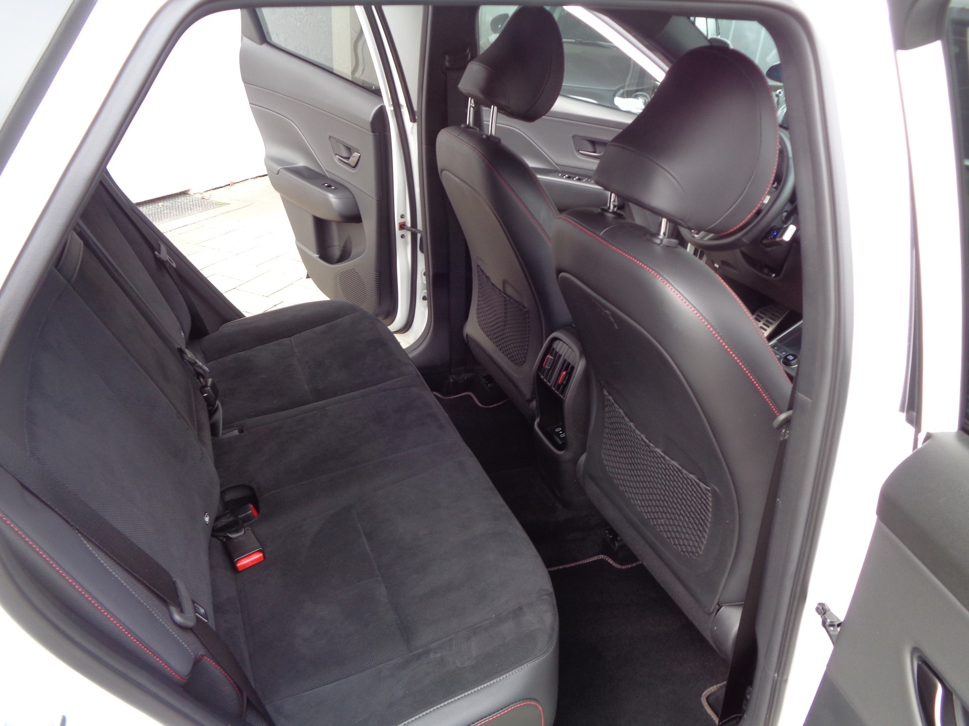 HYUNDAI Kona 1.6 GDi HEV N Line DCT-image-13