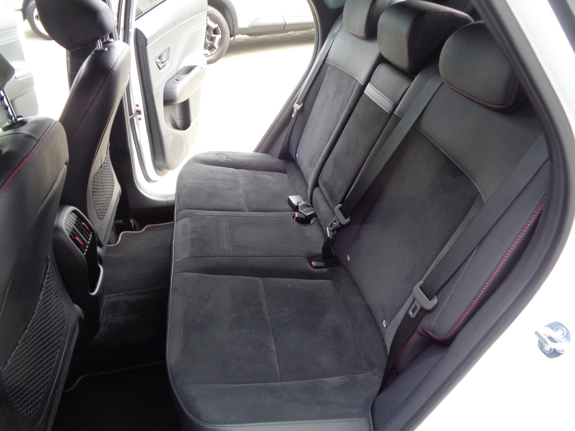 HYUNDAI Kona 1.6 GDi HEV N Line DCT-image-14