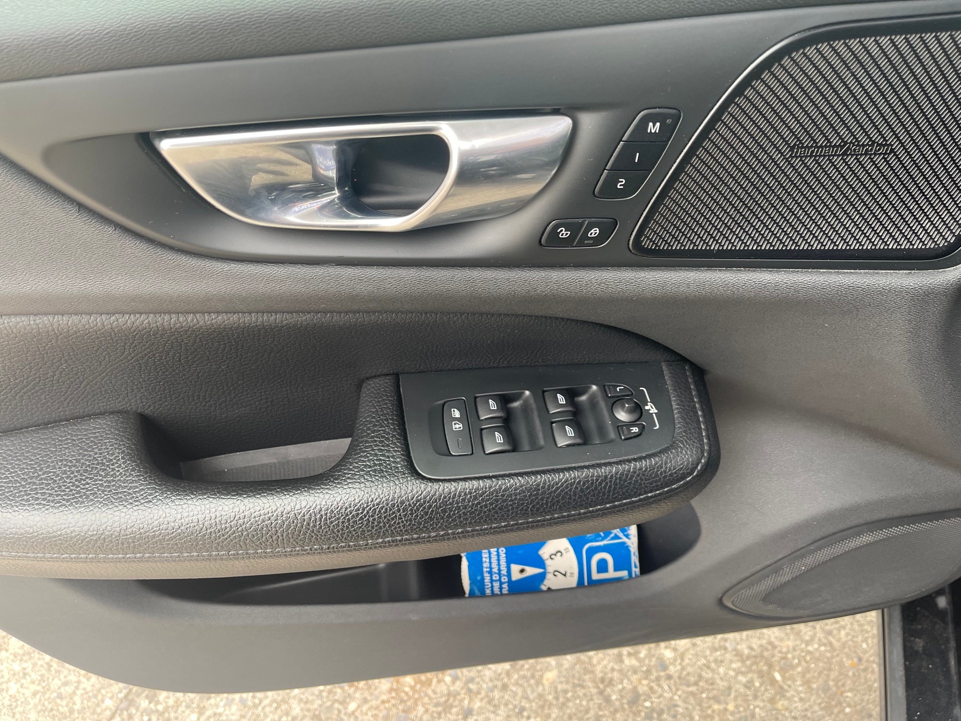 VOLVO V60 T6 eAWD Twin Engine Inscription Geartronic-image-6