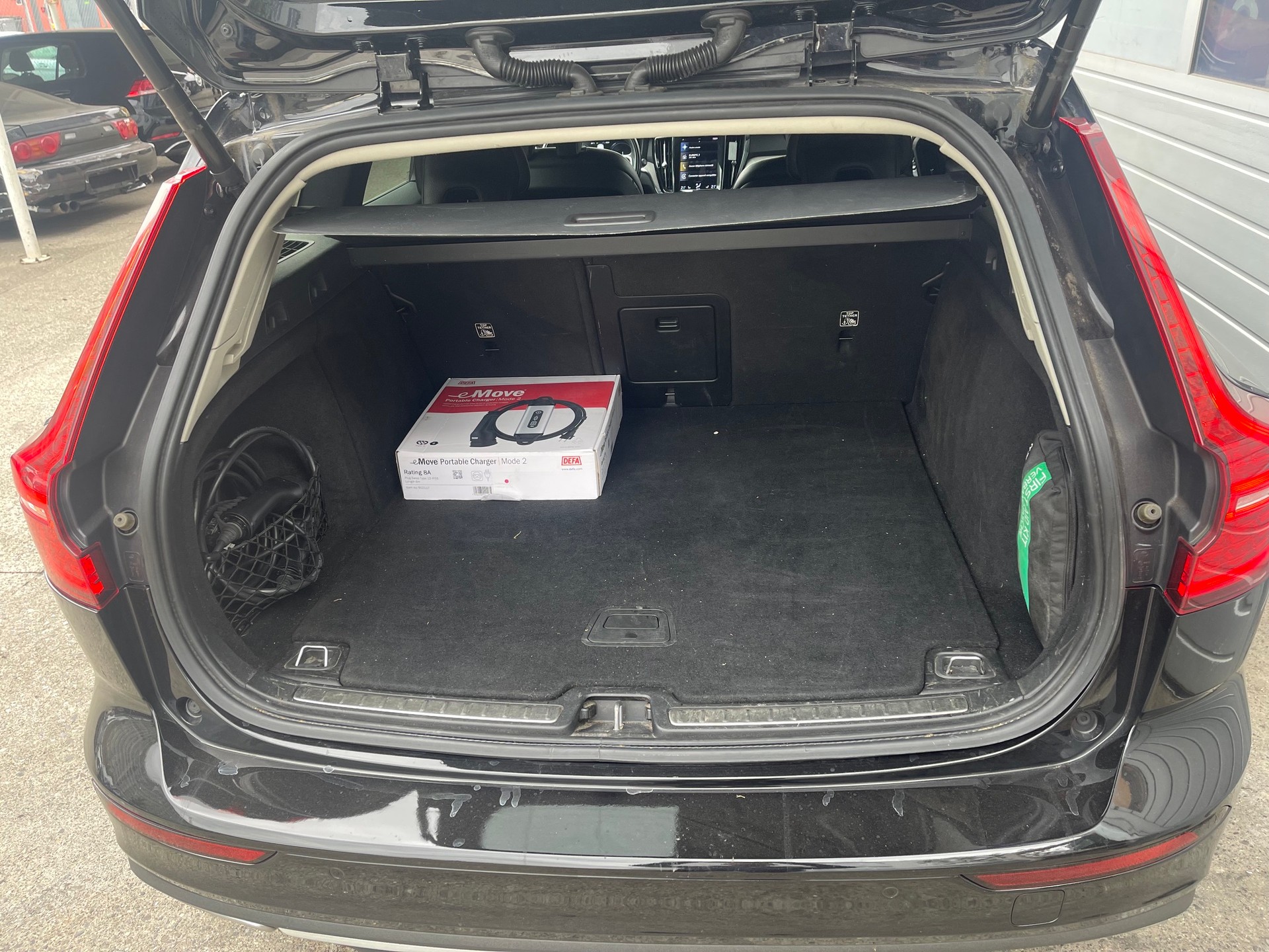 VOLVO V60 T6 eAWD Twin Engine Inscription Geartronic-image-3