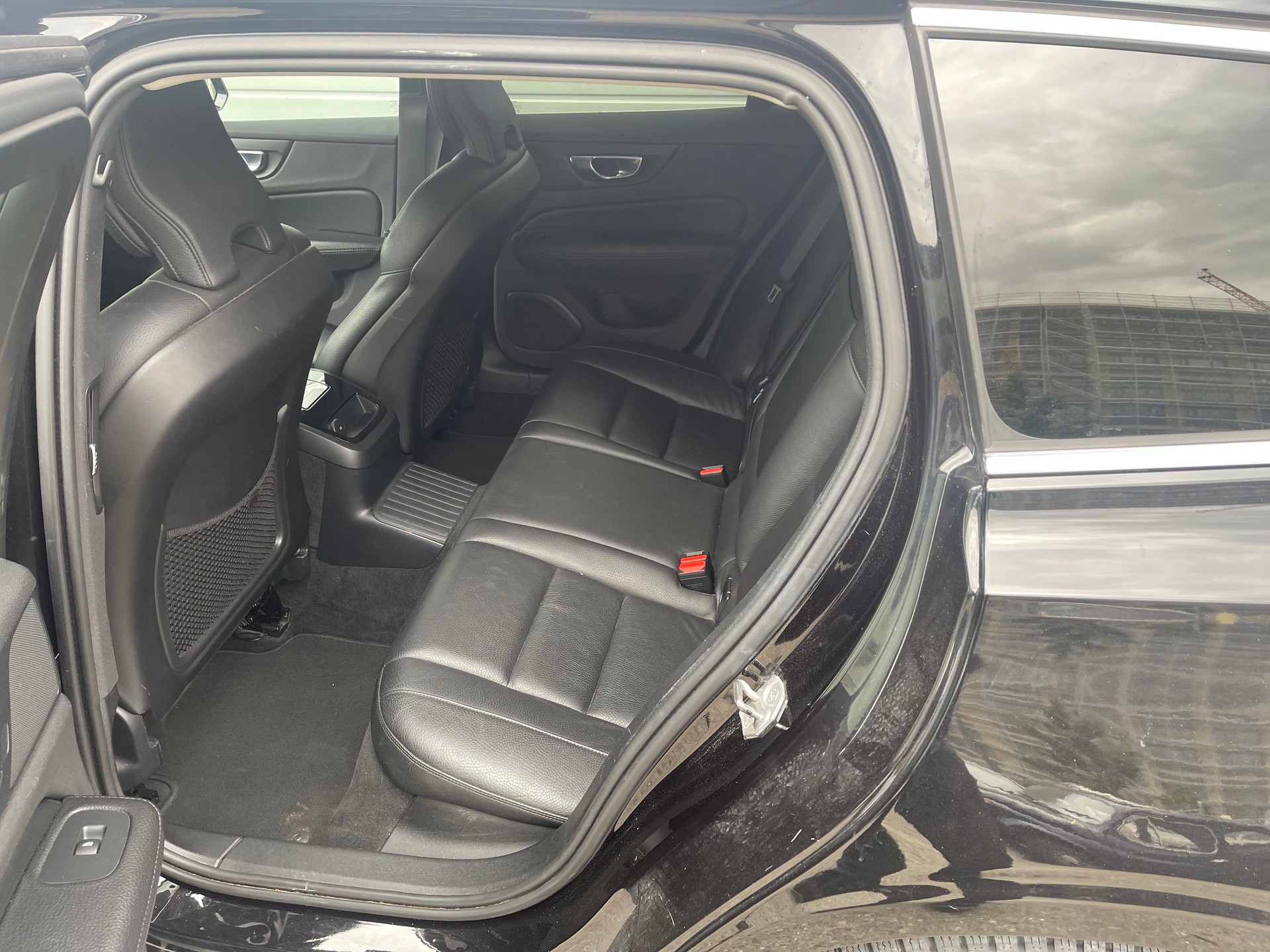 VOLVO V60 T6 eAWD Twin Engine Inscription Geartronic-image-4