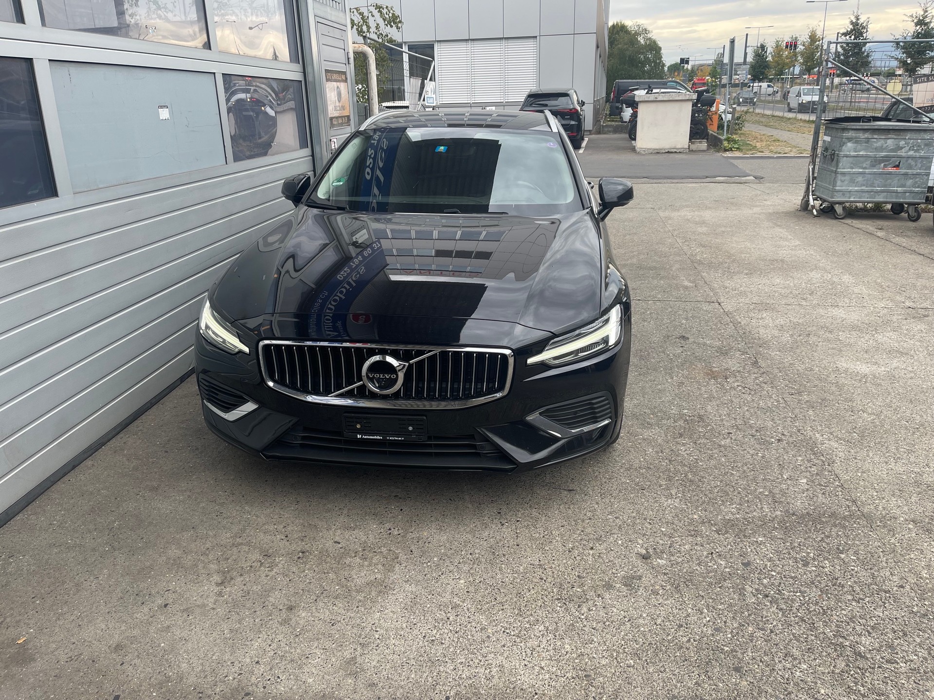 VOLVO V60 T6 eAWD Twin Engine Inscription Geartronic-image-0