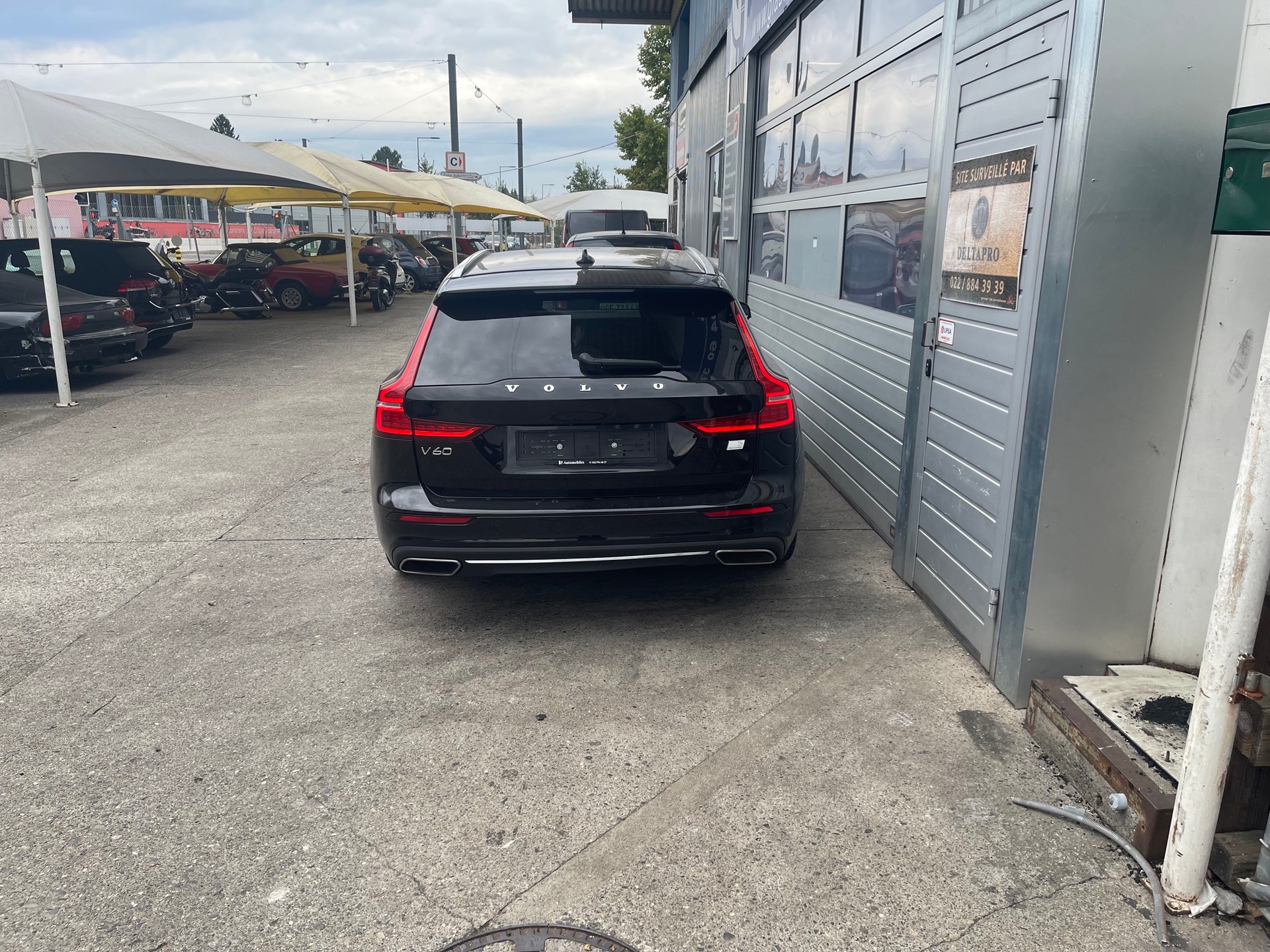 VOLVO V60 T6 eAWD Twin Engine Inscription Geartronic-image-2