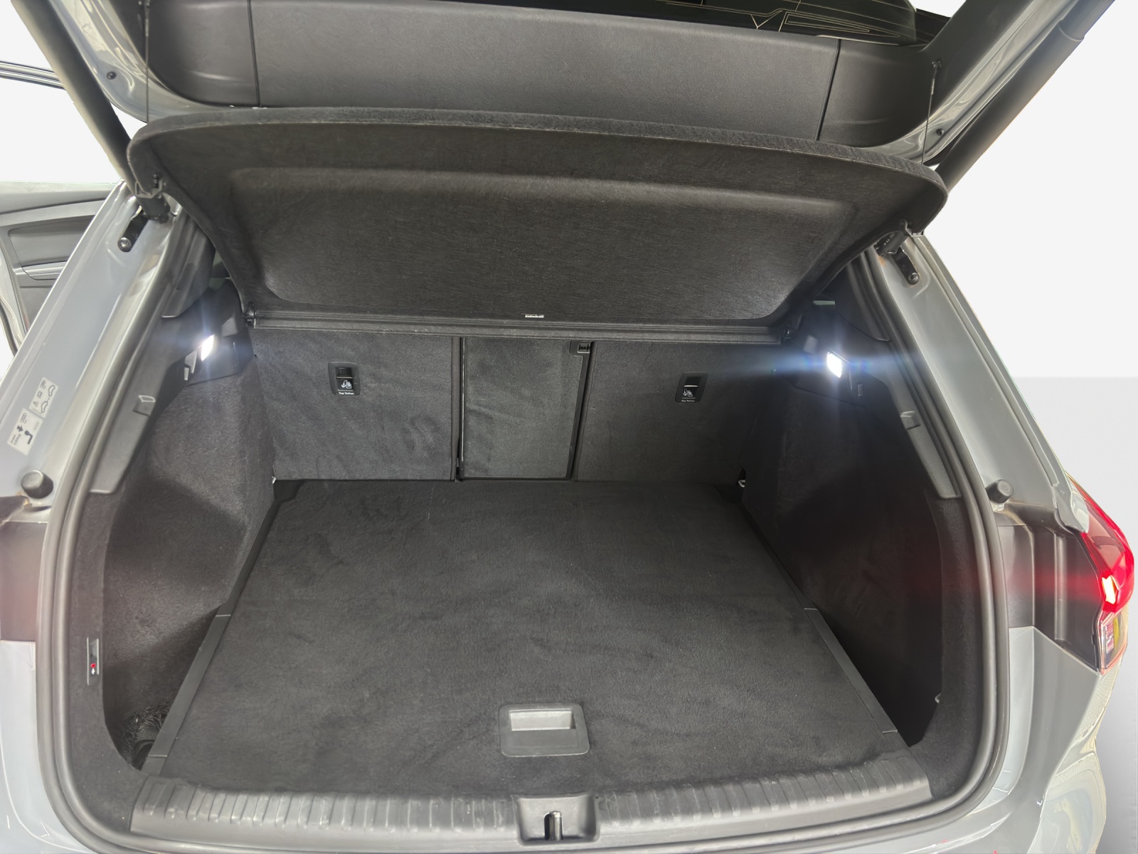 AUDI Q4 e-tron 50 quattro-image-12