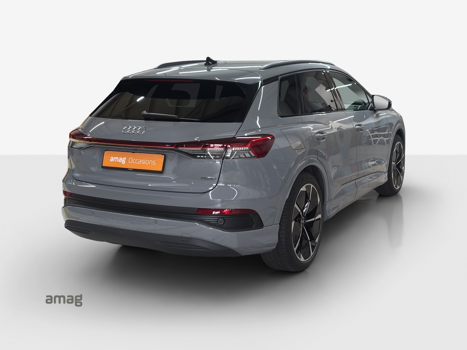 AUDI Q4 e-tron 50 quattro-image-4