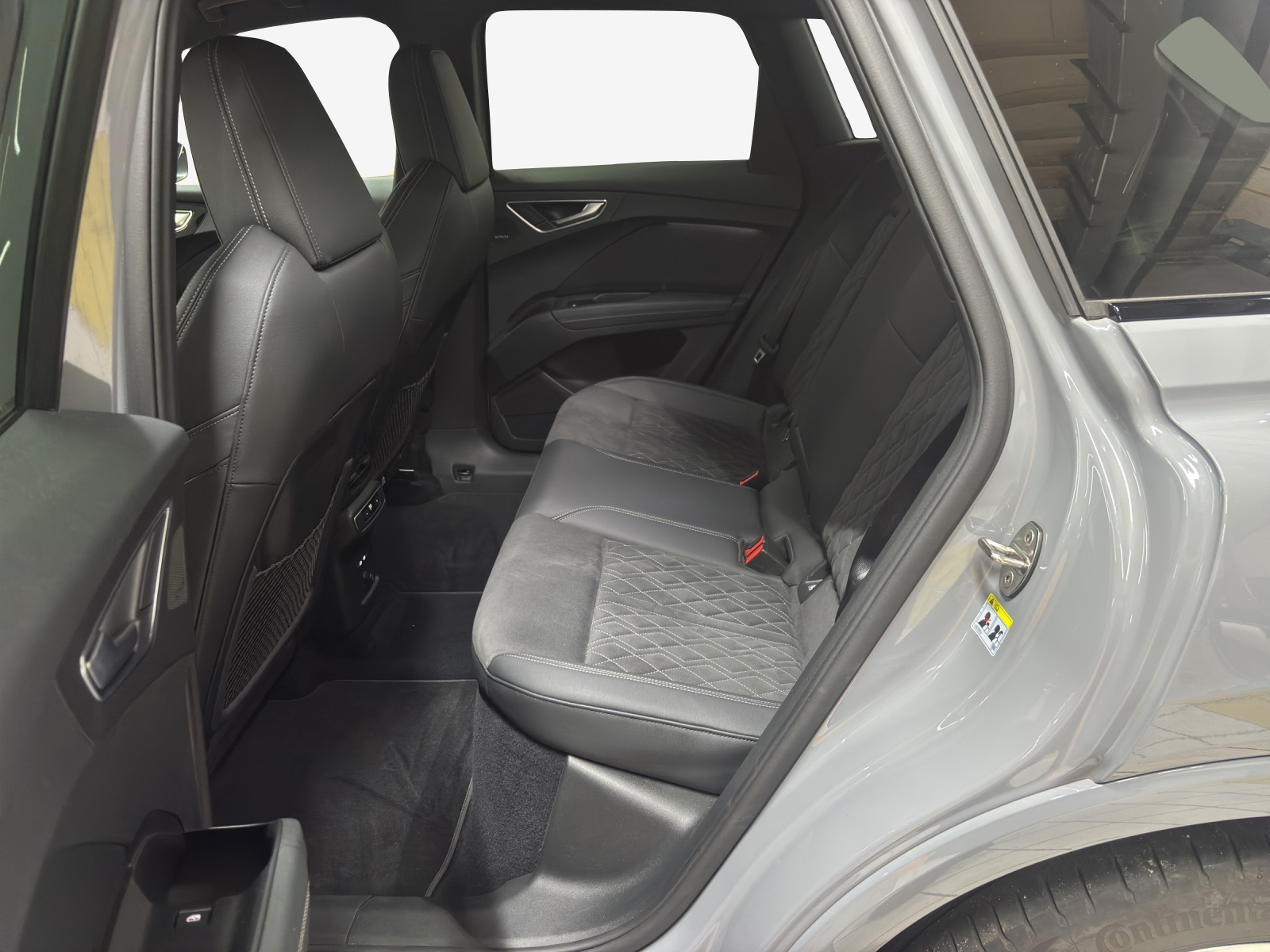 AUDI Q4 e-tron 50 quattro-image-11