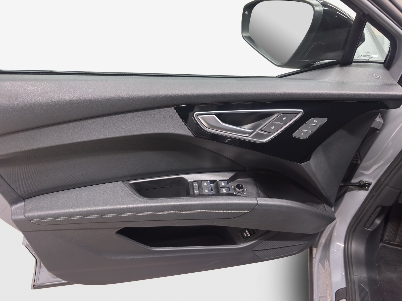 AUDI Q4 e-tron 50 quattro-image-15
