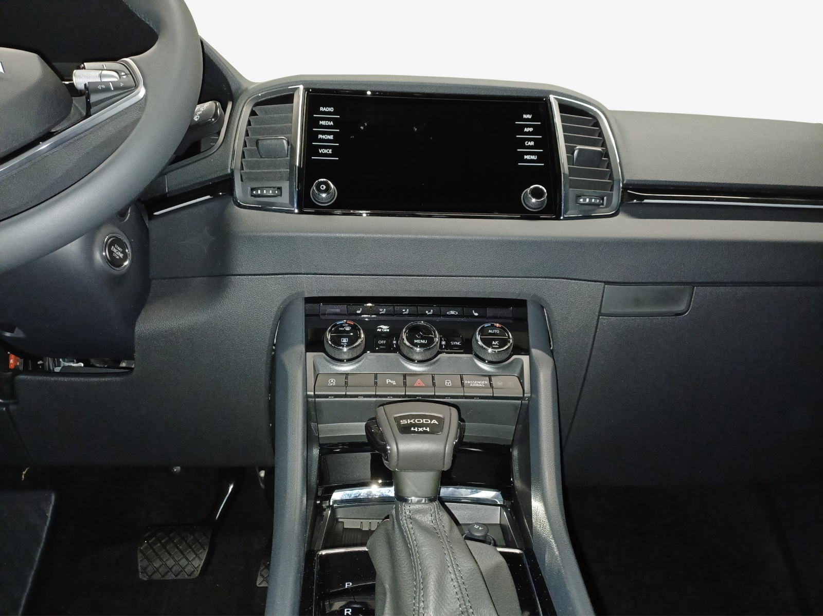 SKODA Karoq 2.0 TDI CR Dynamic 4x4 DSG-image-10