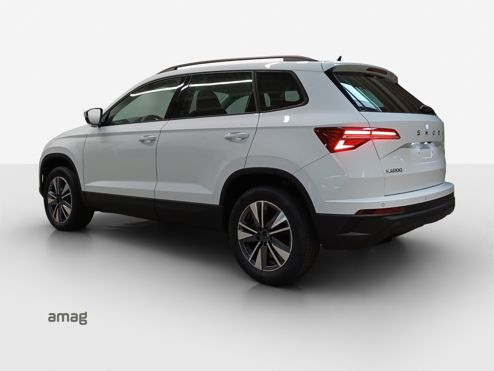 SKODA Karoq 2.0 TDI CR Dynamic 4x4 DSG-image-2