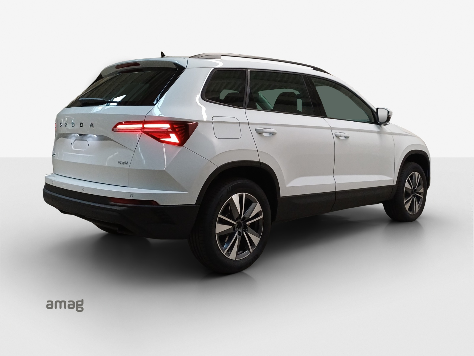 SKODA Karoq 2.0 TDI CR Dynamic 4x4 DSG-image-4