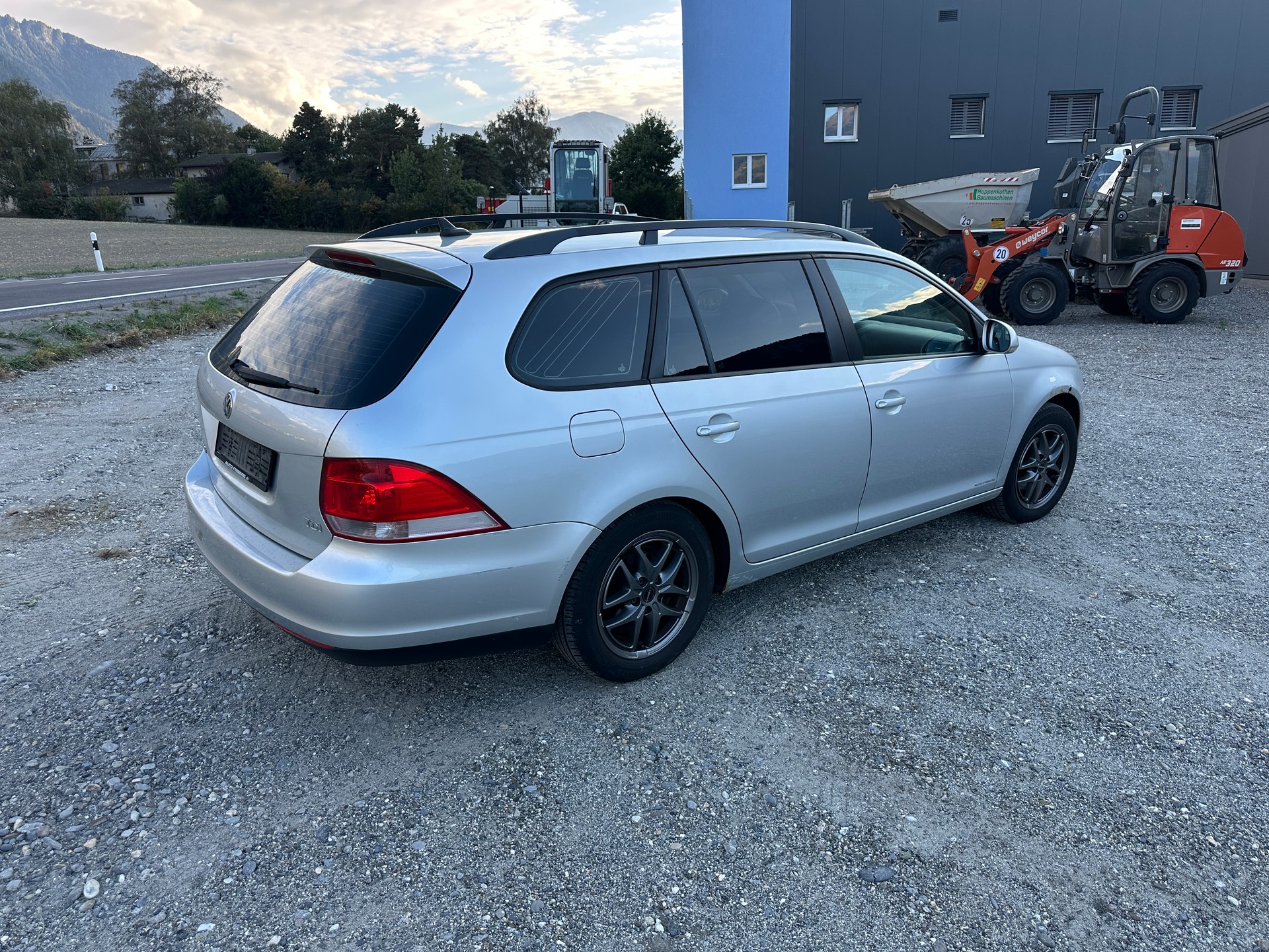 VW Golf Variant 1.9 TDI Comfortline 4Motion-image-7