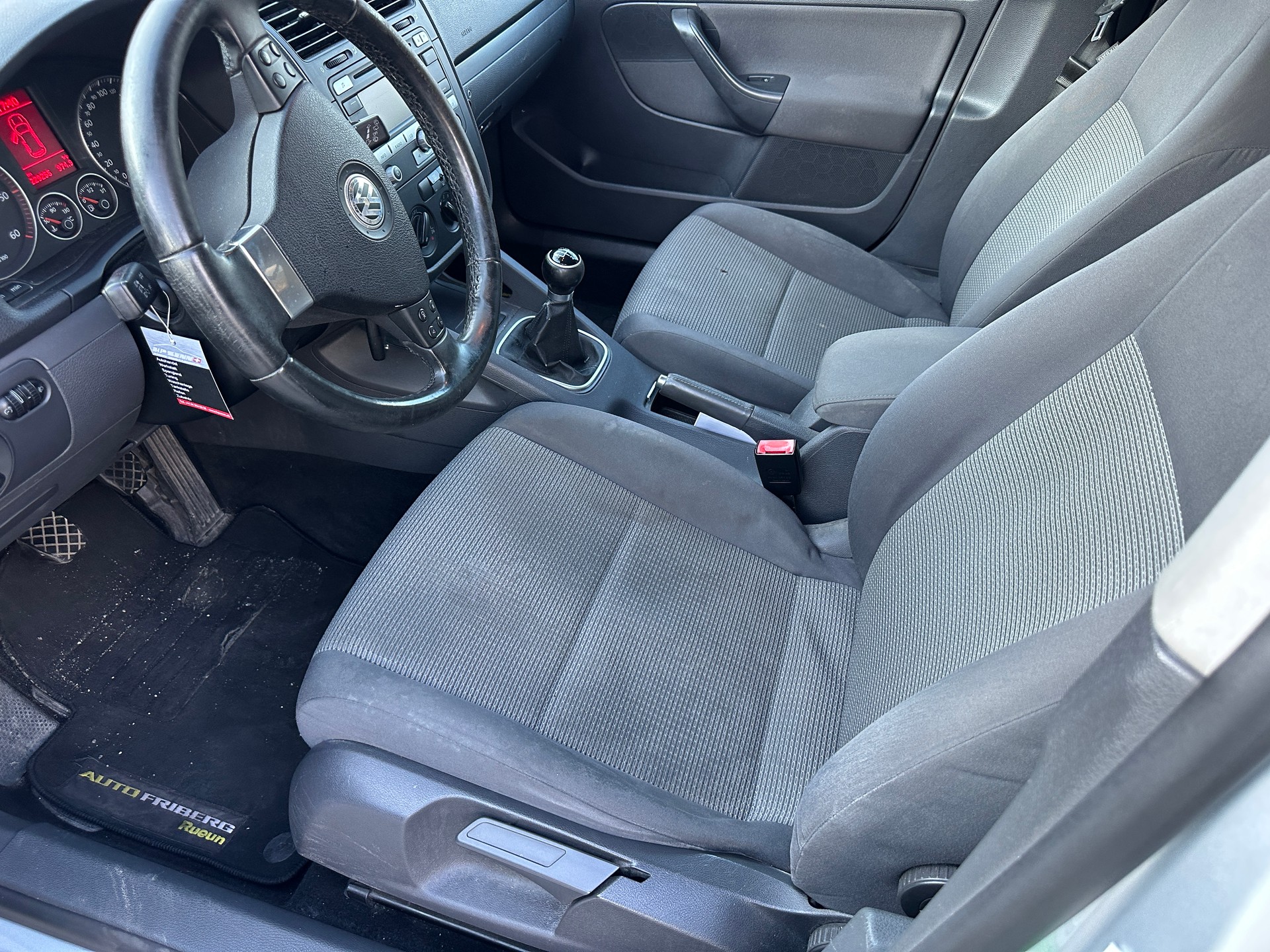 VW Golf Variant 1.9 TDI Comfortline 4Motion-image-3