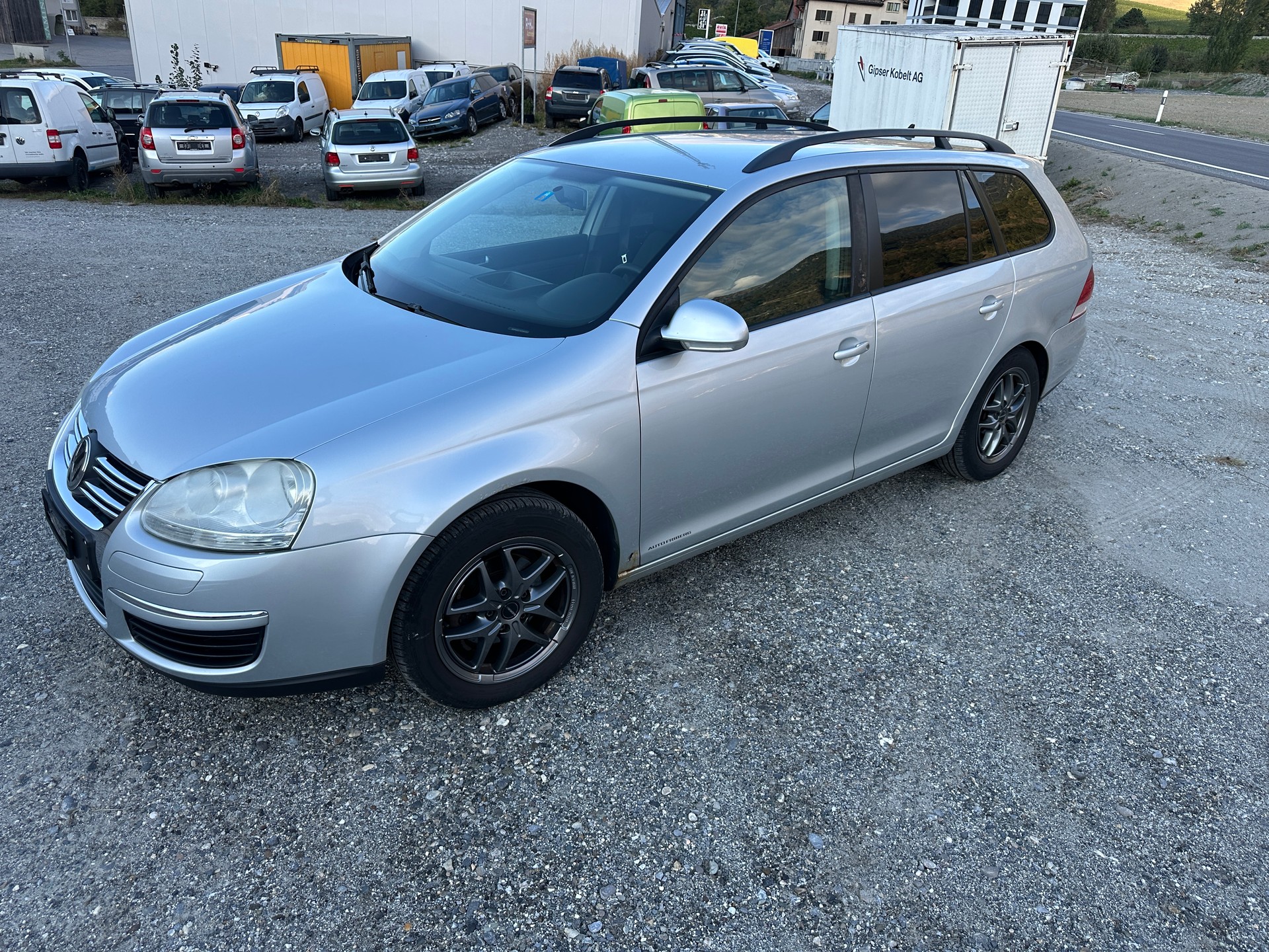 VW Golf Variant 1.9 TDI Comfortline 4Motion-image-2