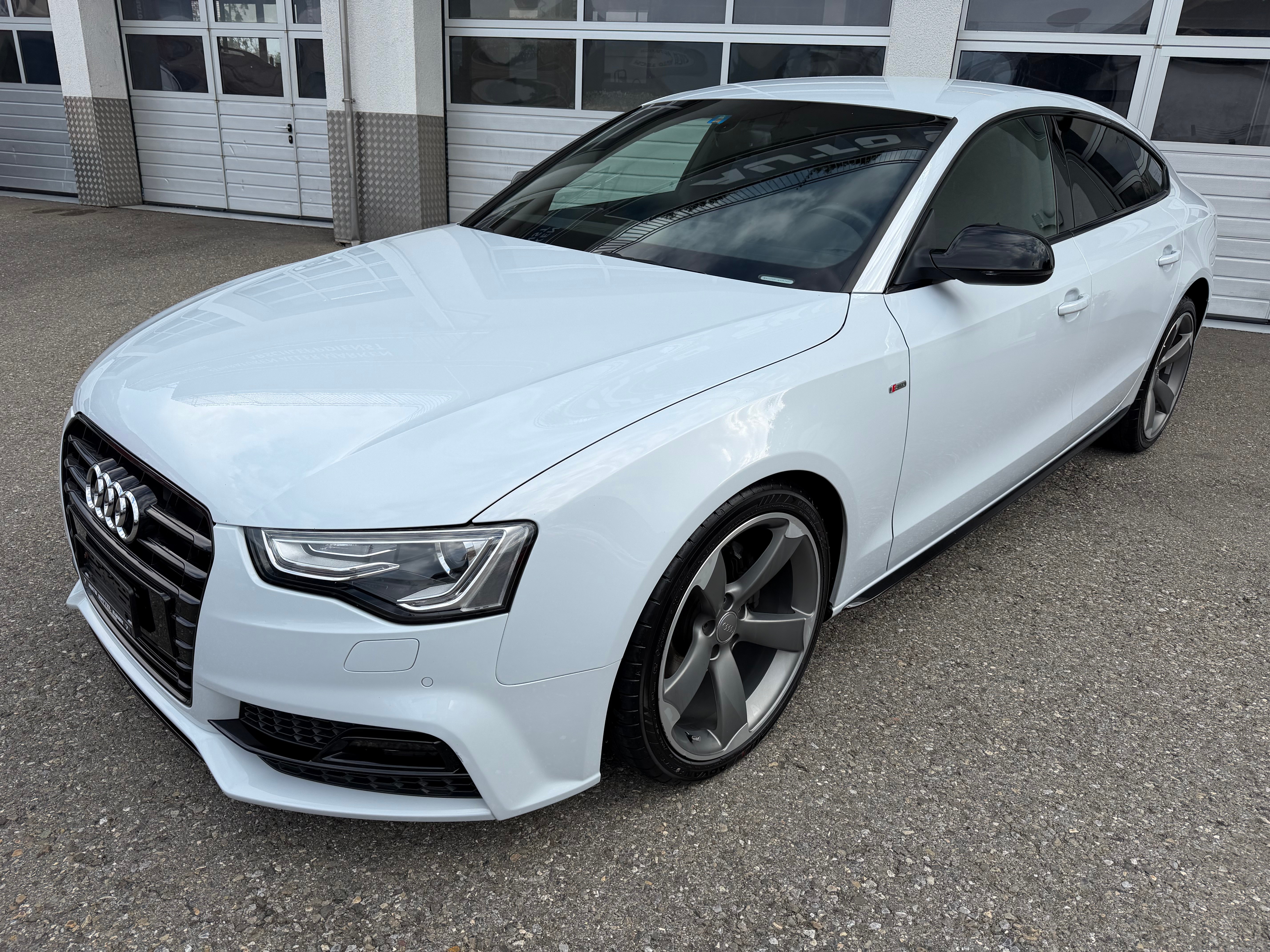 Car photo