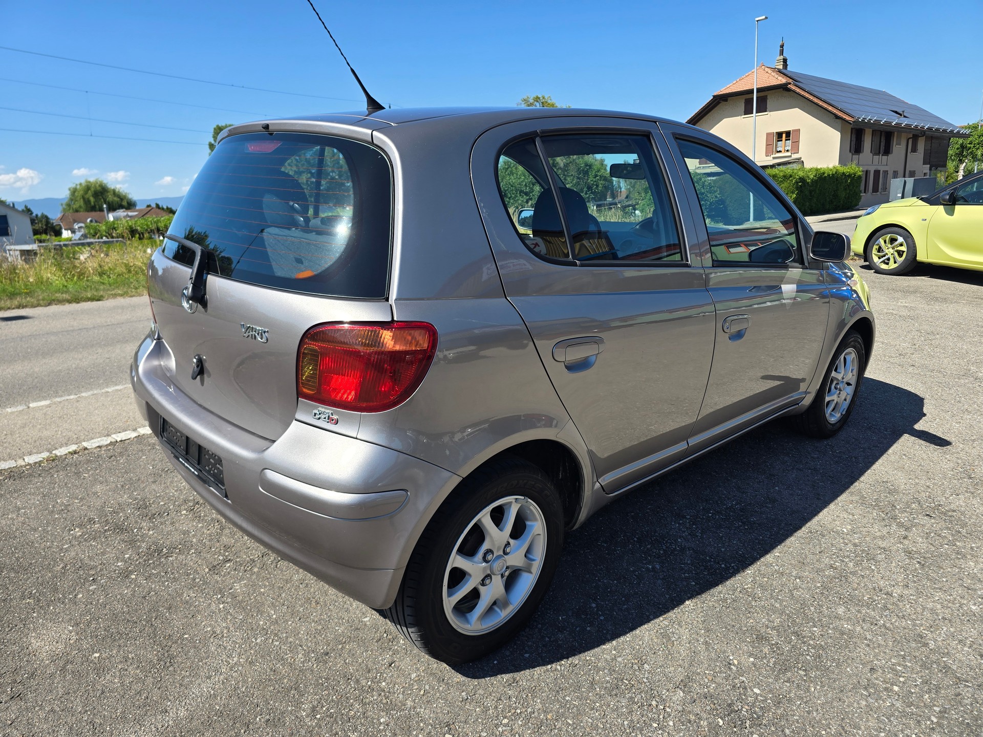 TOYOTA Yaris 1.4 D-4D Linea Luna-image-5