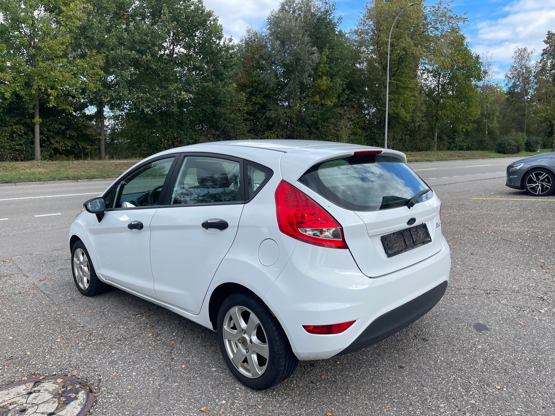 FORD Fiesta 1.25 16V Ambiente-image-2