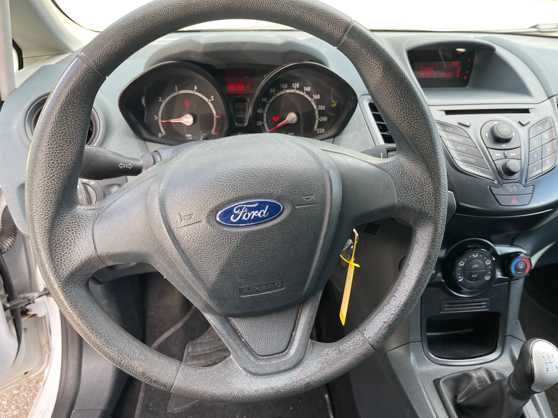 FORD Fiesta 1.25 16V Ambiente-image-11