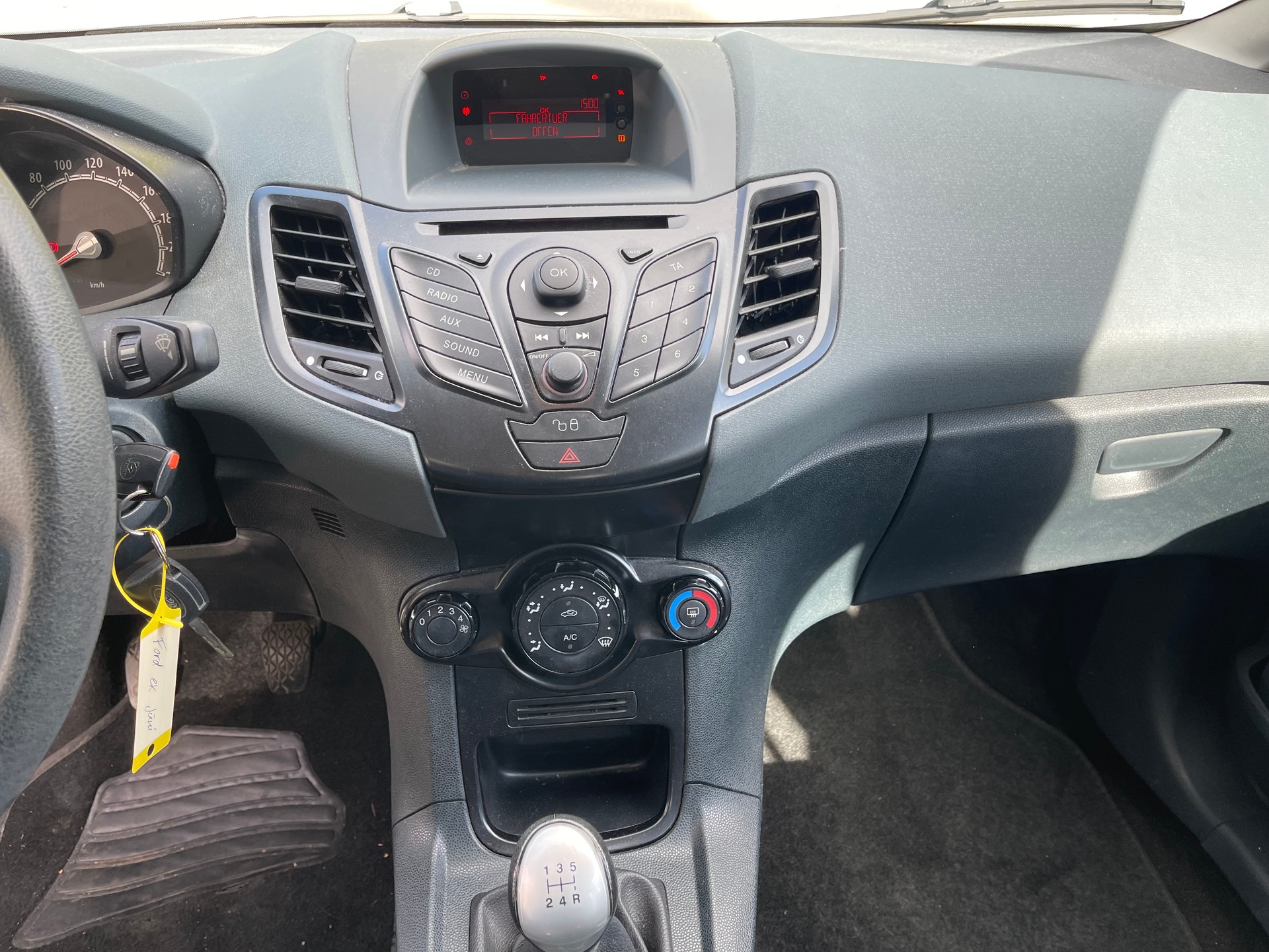 FORD Fiesta 1.25 16V Ambiente-image-10