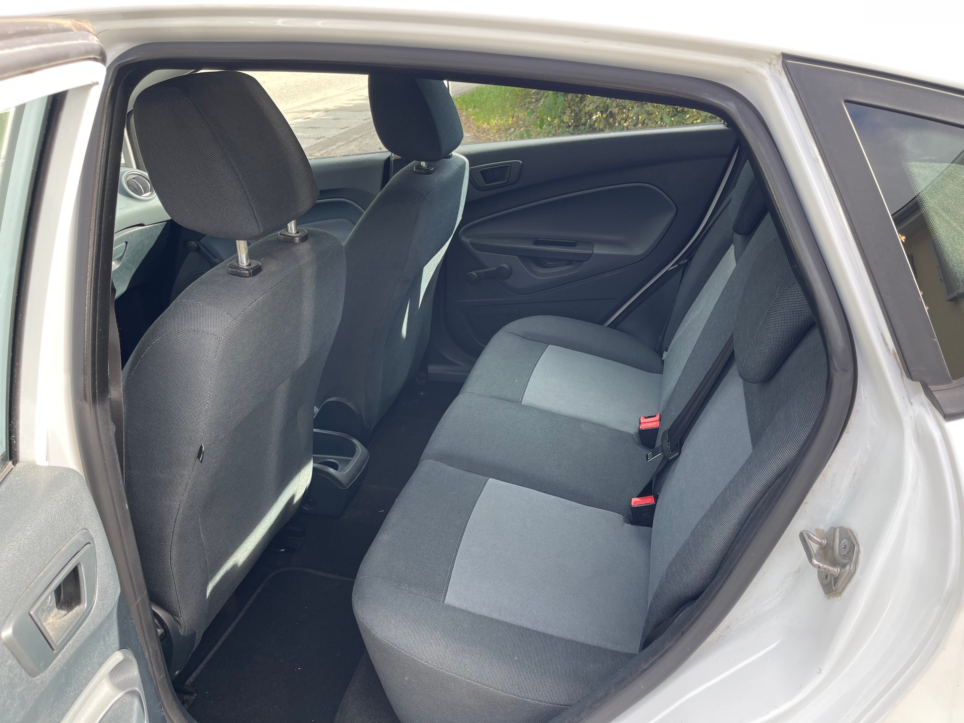 FORD Fiesta 1.25 16V Ambiente-image-8