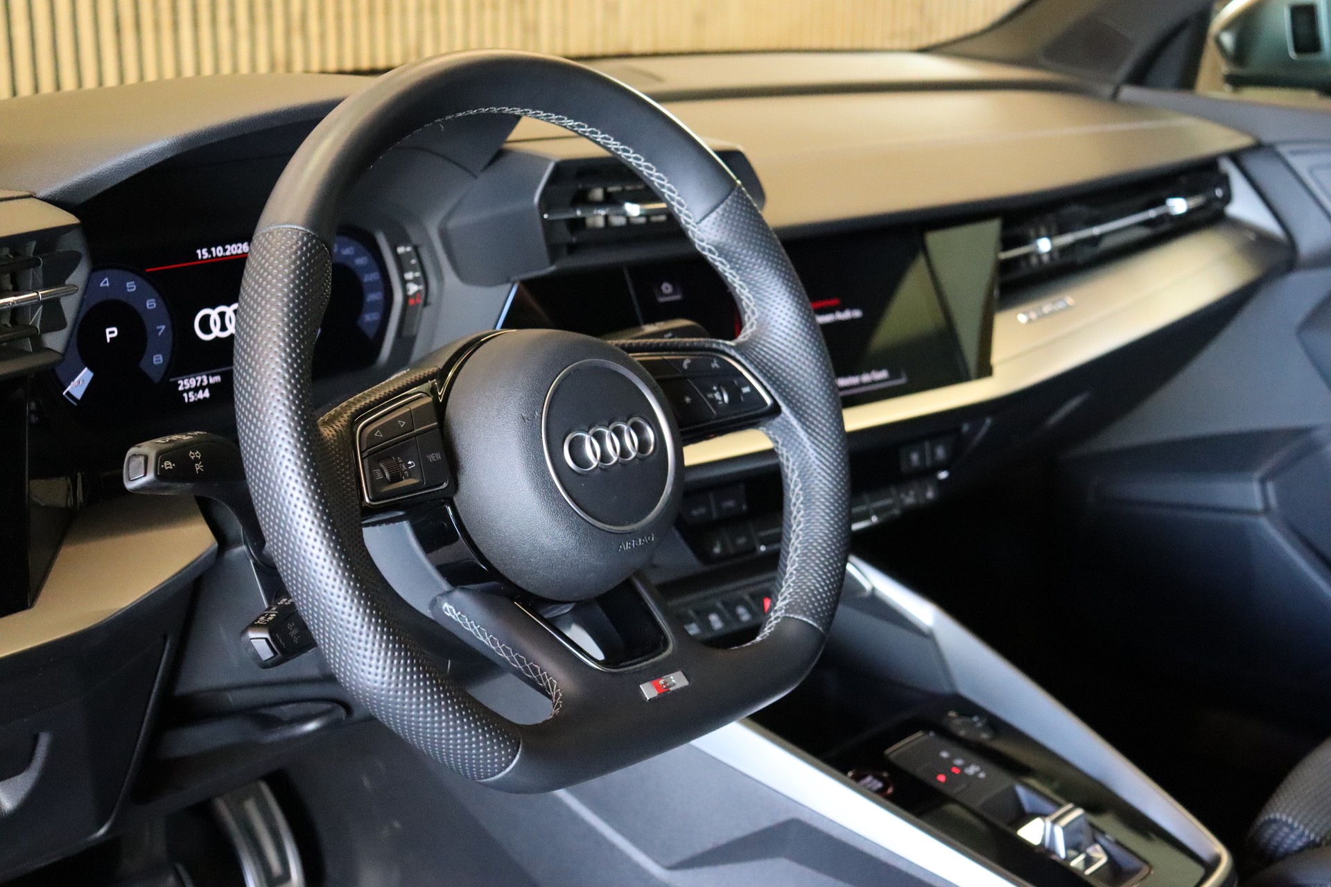 AUDI S3 Limousine 2.0 TFSI quattro S-Tronic-image-11