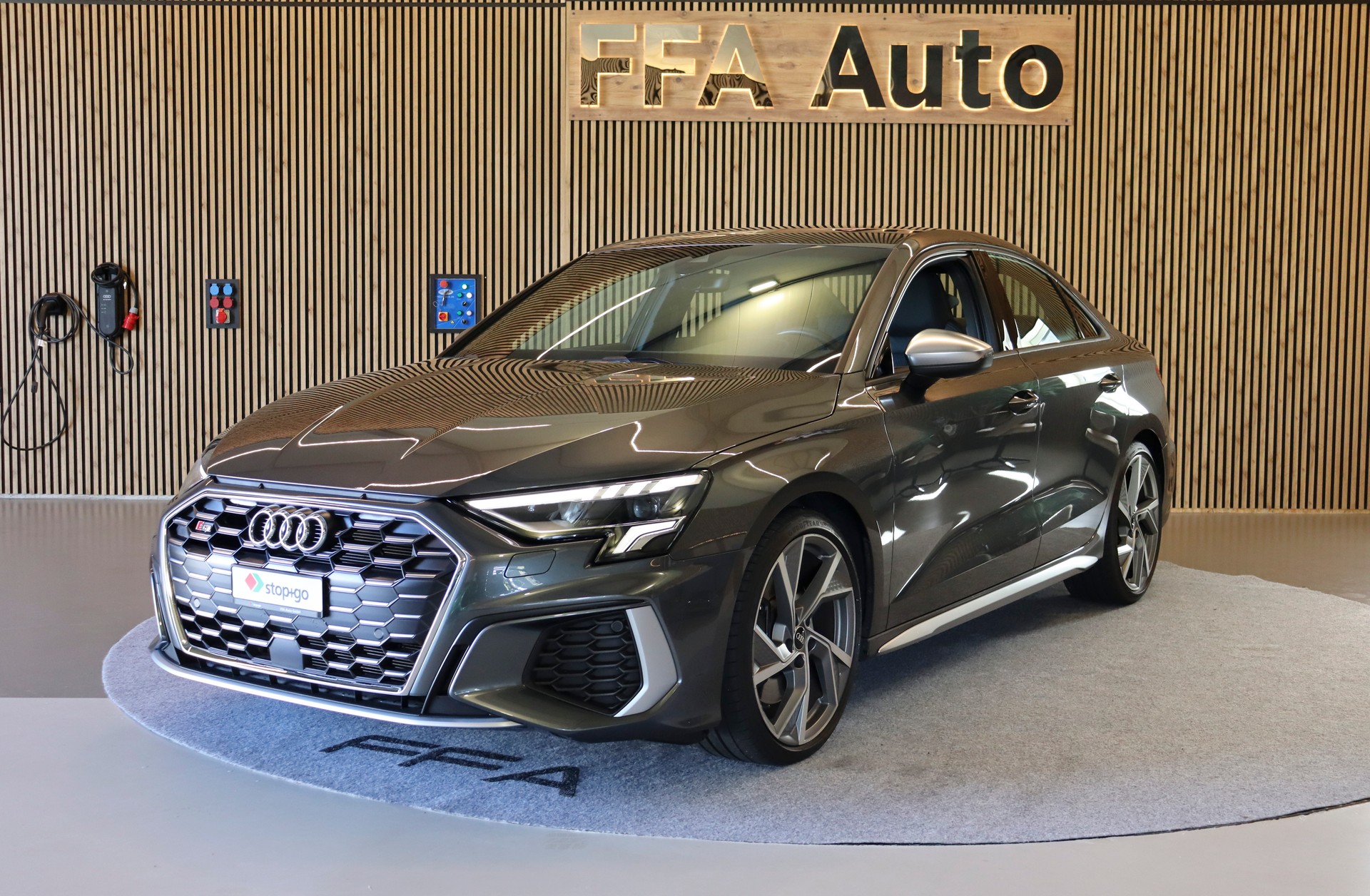 AUDI S3 Limousine 2.0 TFSI quattro S-Tronic-image-1
