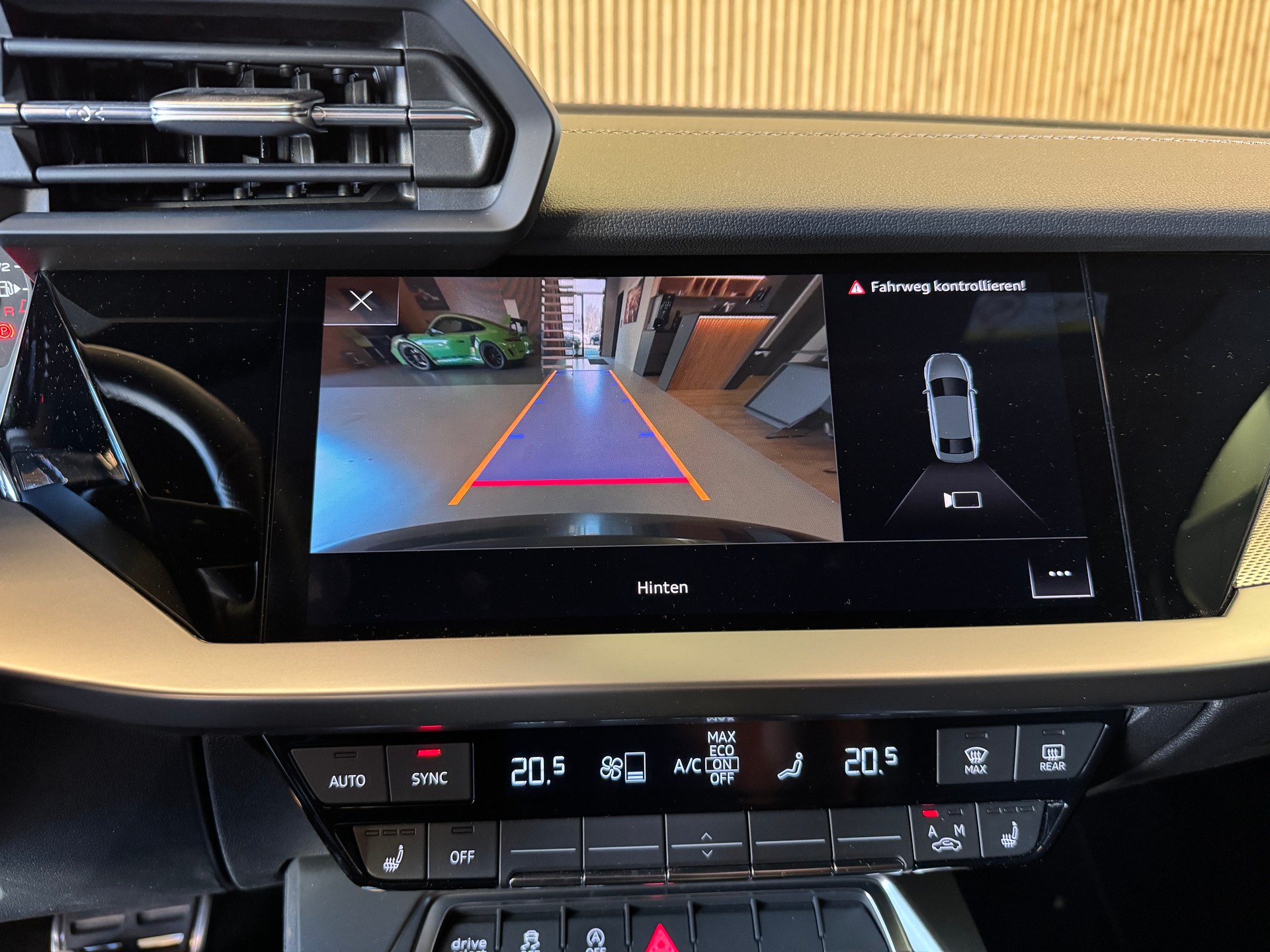 AUDI S3 Limousine 2.0 TFSI quattro S-Tronic-image-18