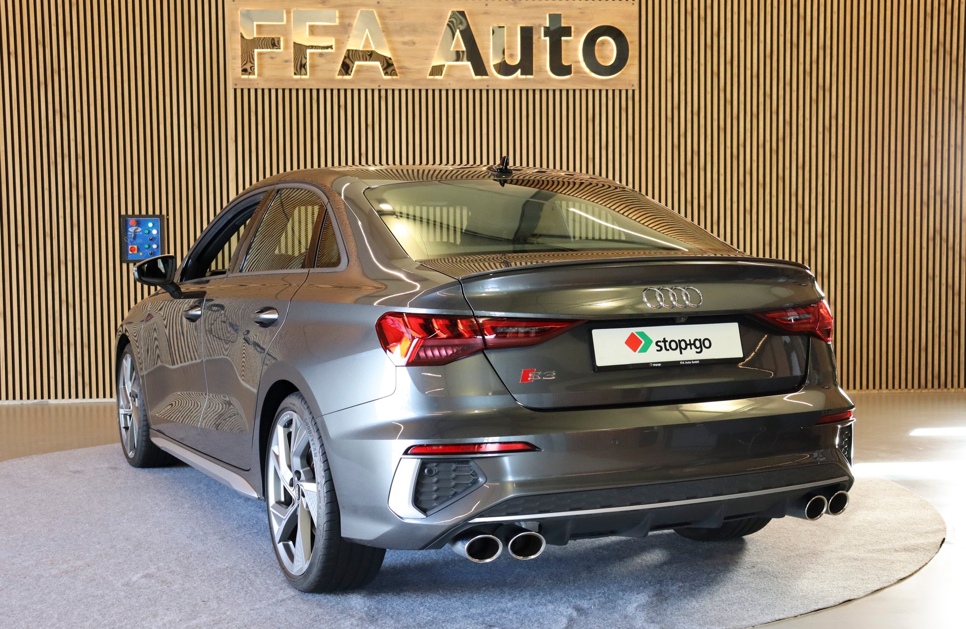 AUDI S3 Limousine 2.0 TFSI quattro S-Tronic-image-9