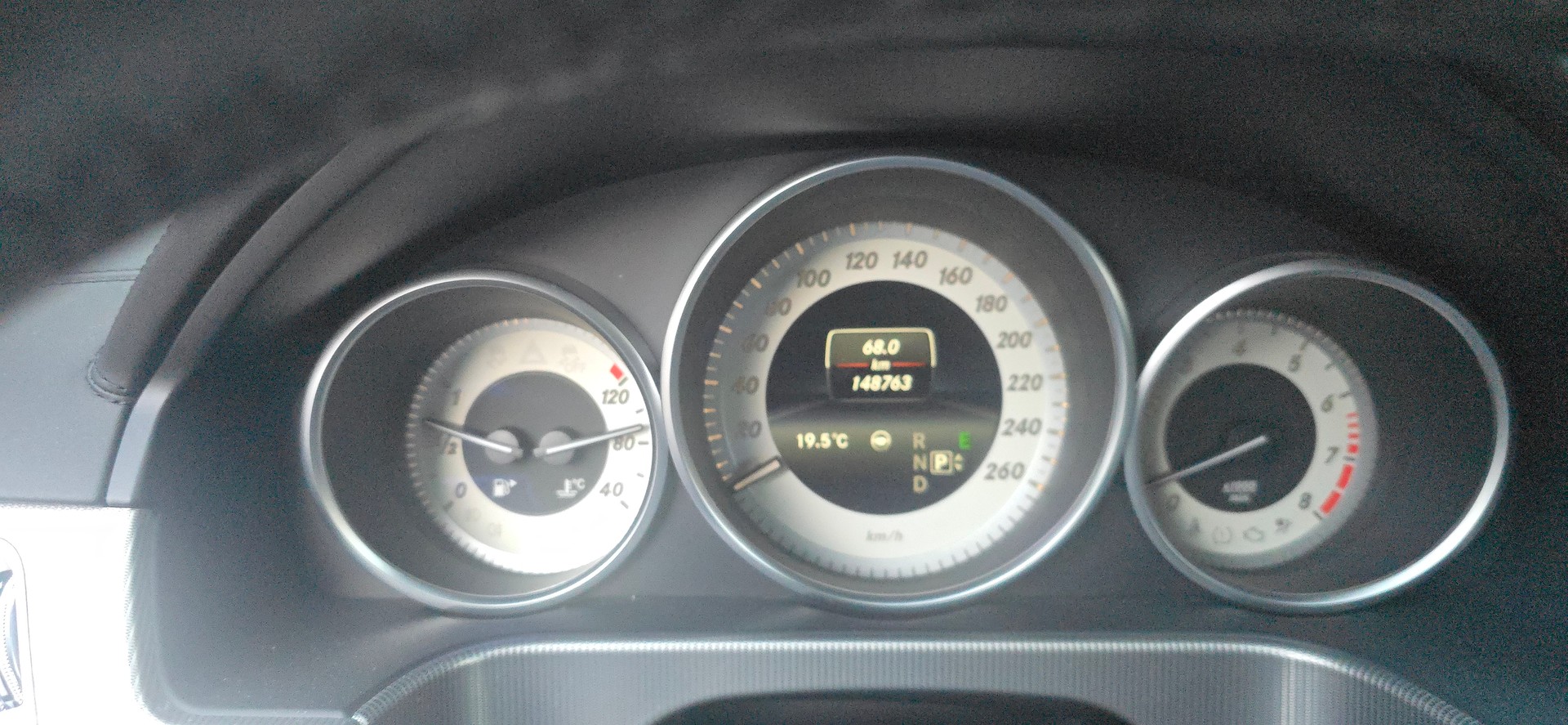 MERCEDES-BENZ E 500 Avantgarde 4Matic 7G-Tronic-image-2