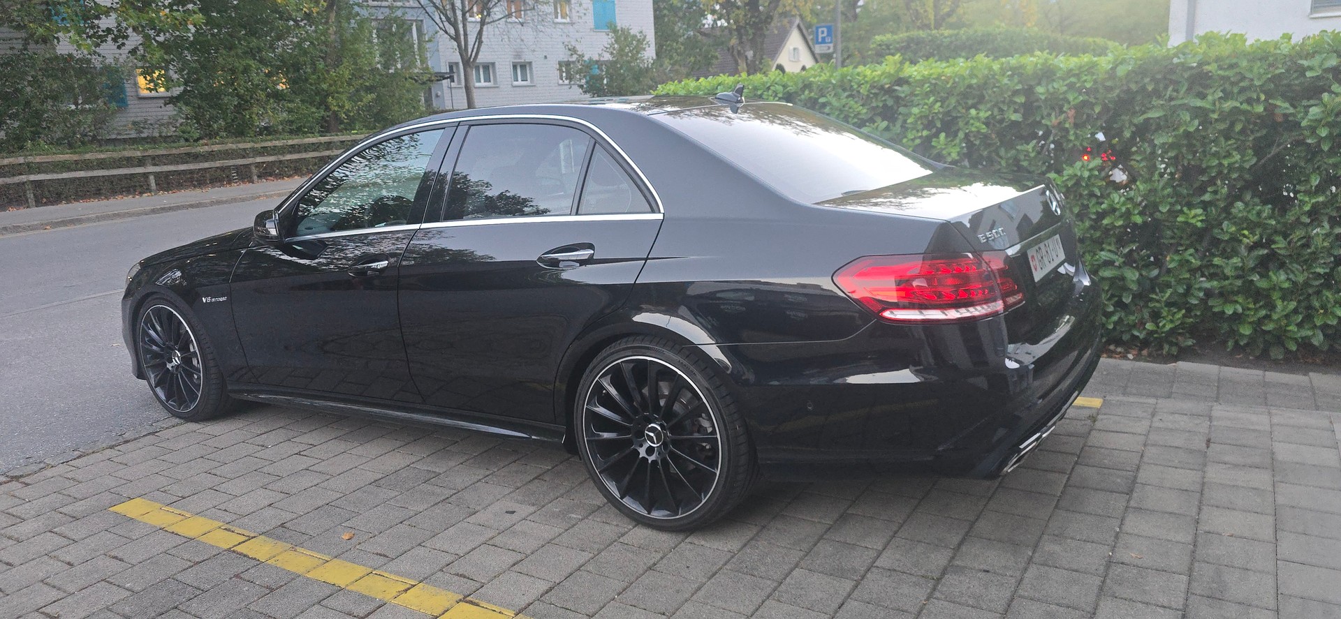 MERCEDES-BENZ E 500 Avantgarde 4Matic 7G-Tronic-image-7