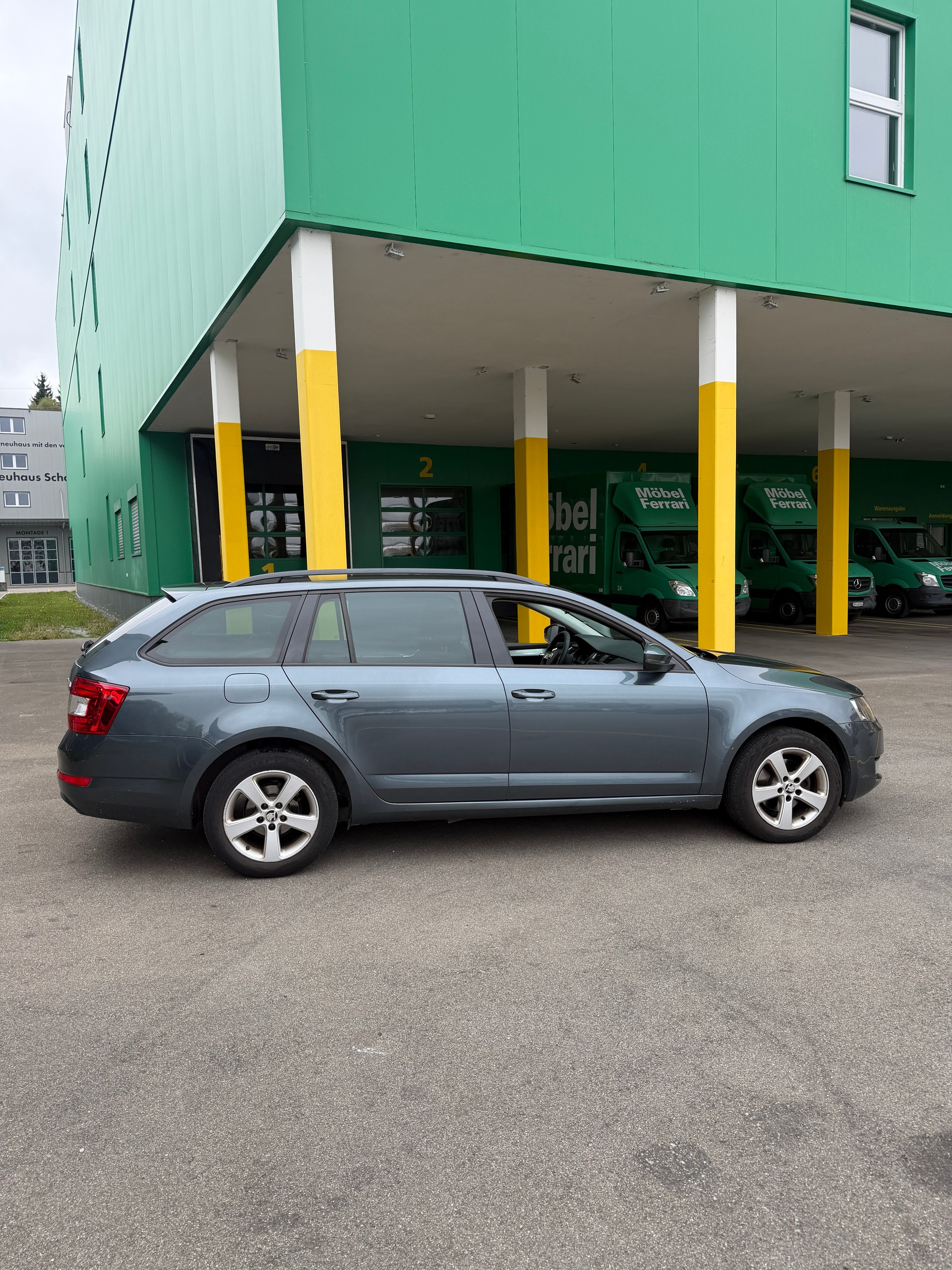 SKODA Octavia Combi 1.4 TSI Ambition-image-7