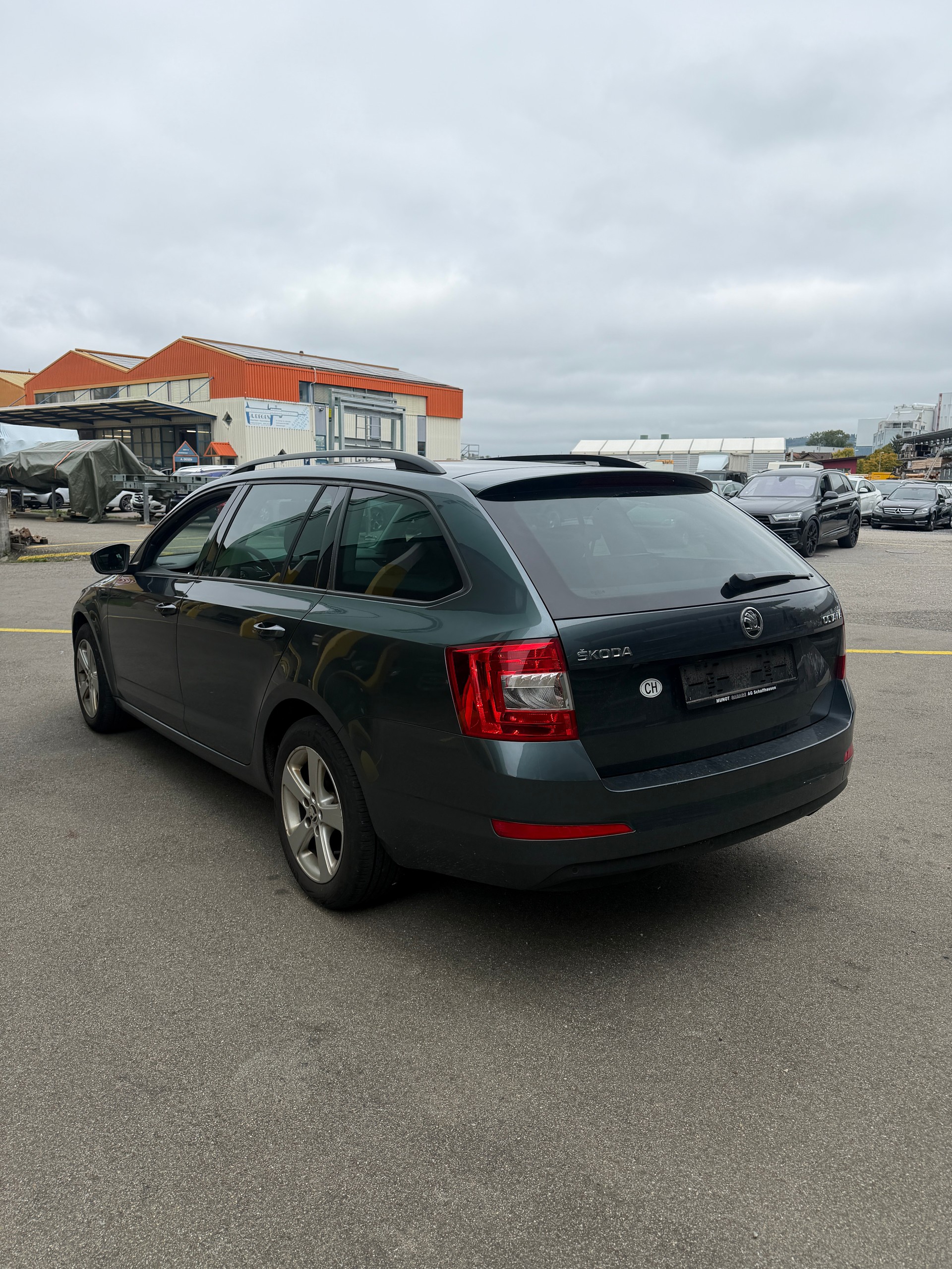 SKODA Octavia Combi 1.4 TSI Ambition-image-4