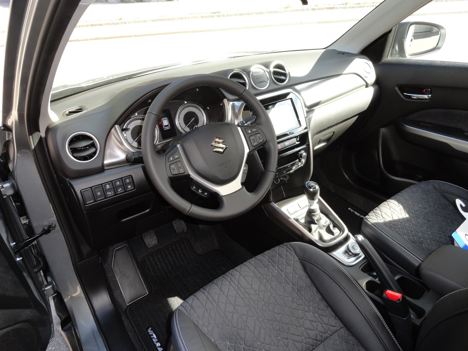 SUZUKI Vitara 1.4 Boosterjet Compact Top Hybrid-image-3