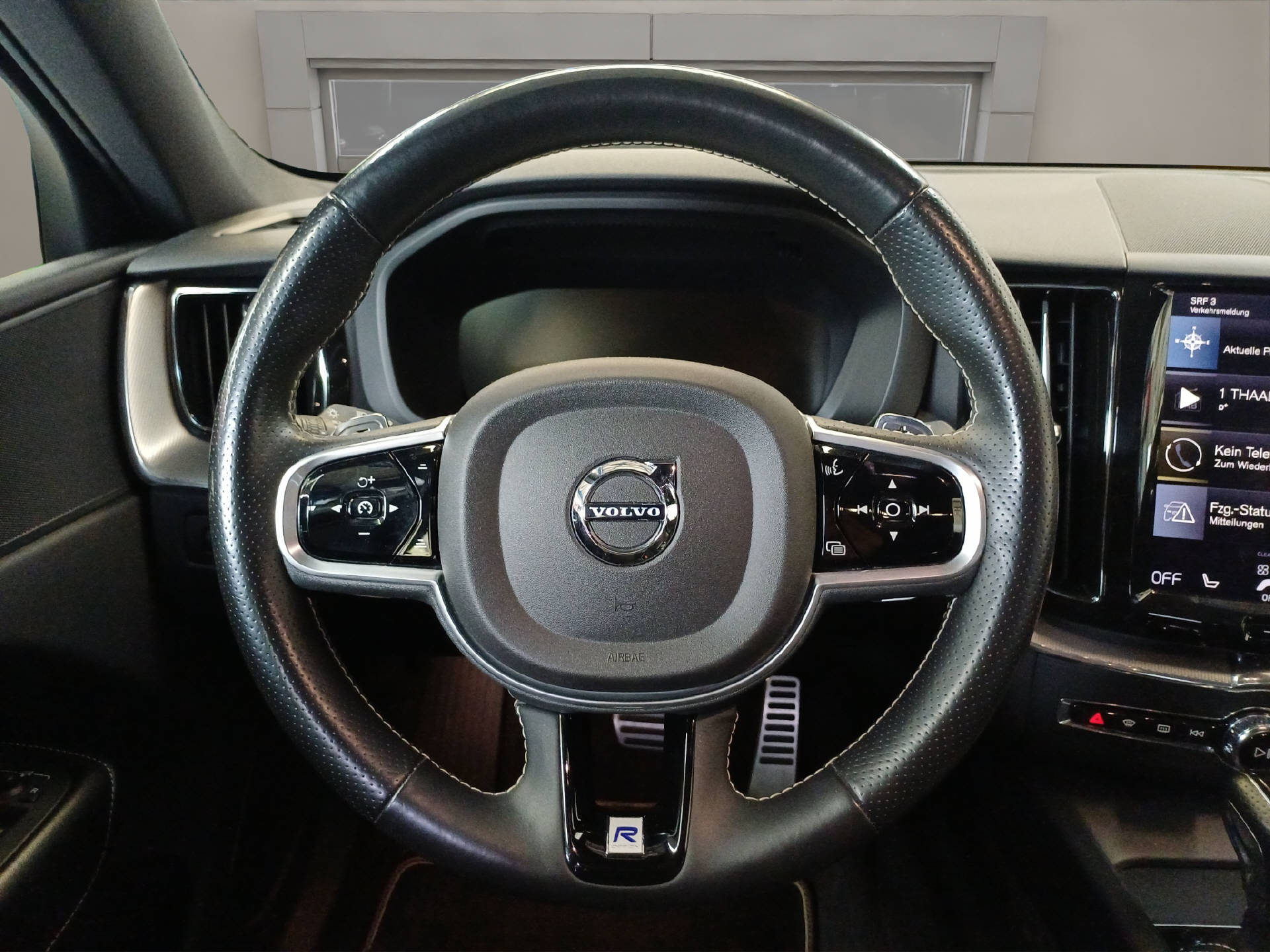 VOLVO XC60 2.0 D4 R-Design AWD-image-8