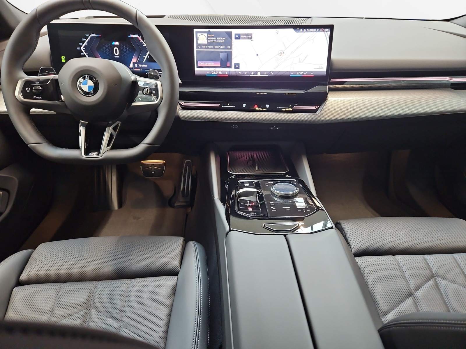 BMW 520d xDrive Touring M Sport Pro 48V-image-13